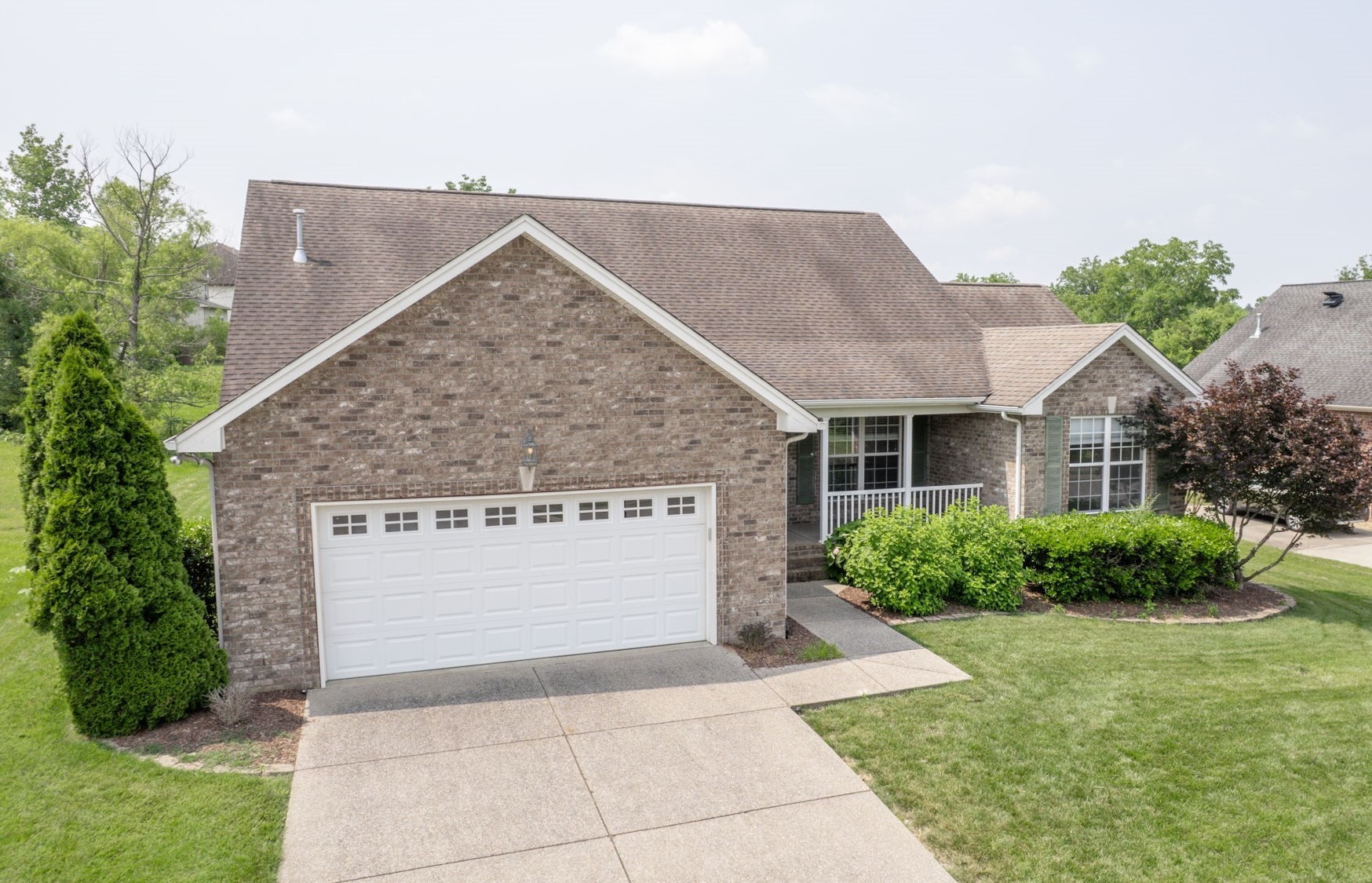 1045 Oakhall Dr