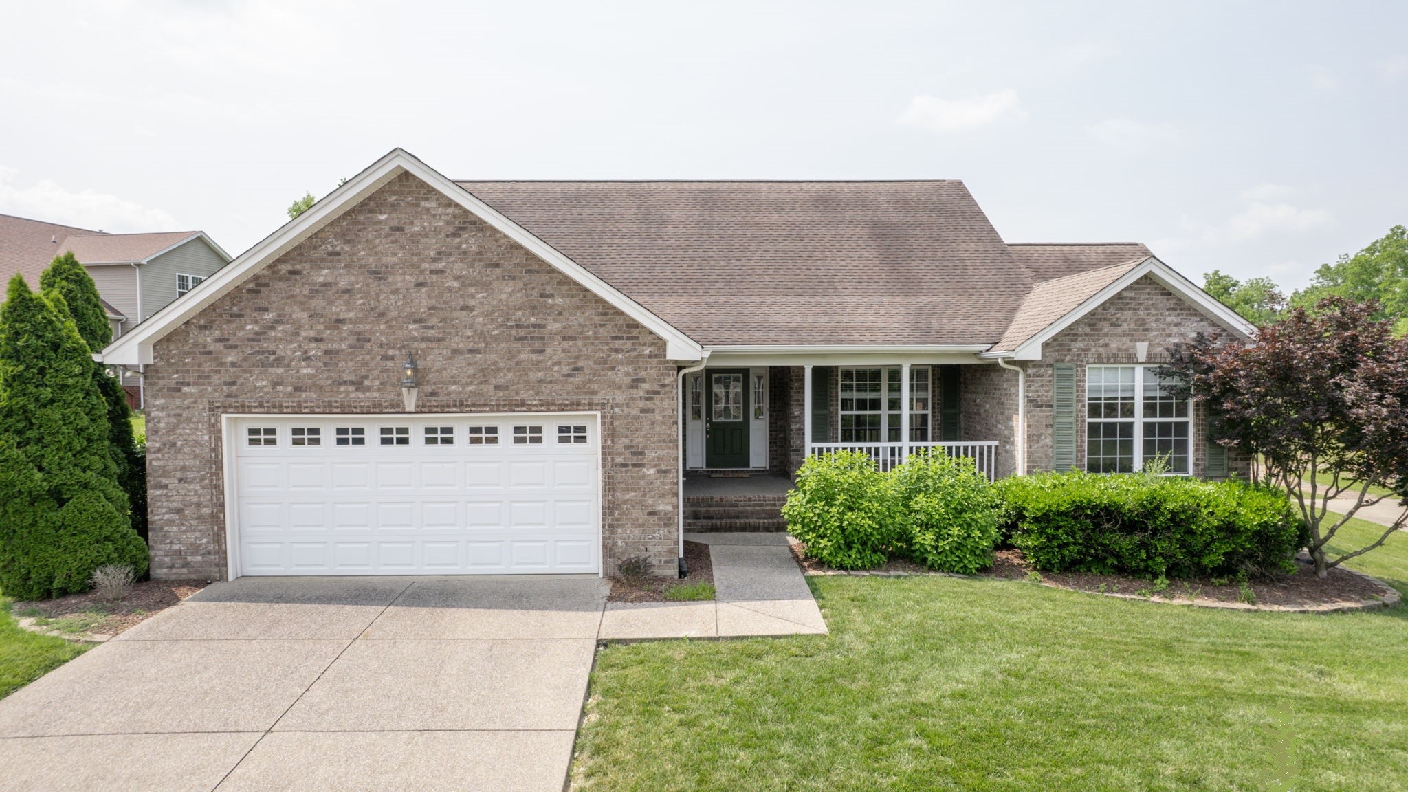 1045 Oakhall Dr