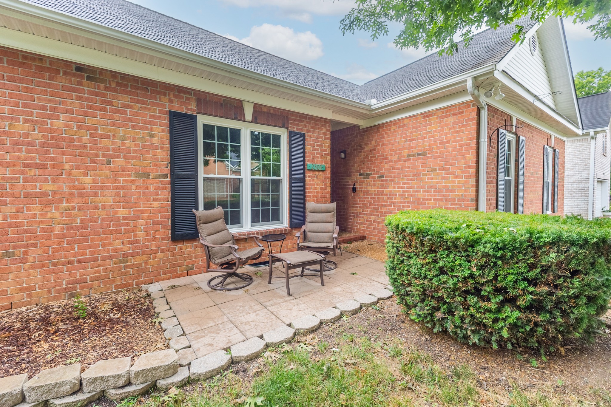 2305 Golden Oak Ct