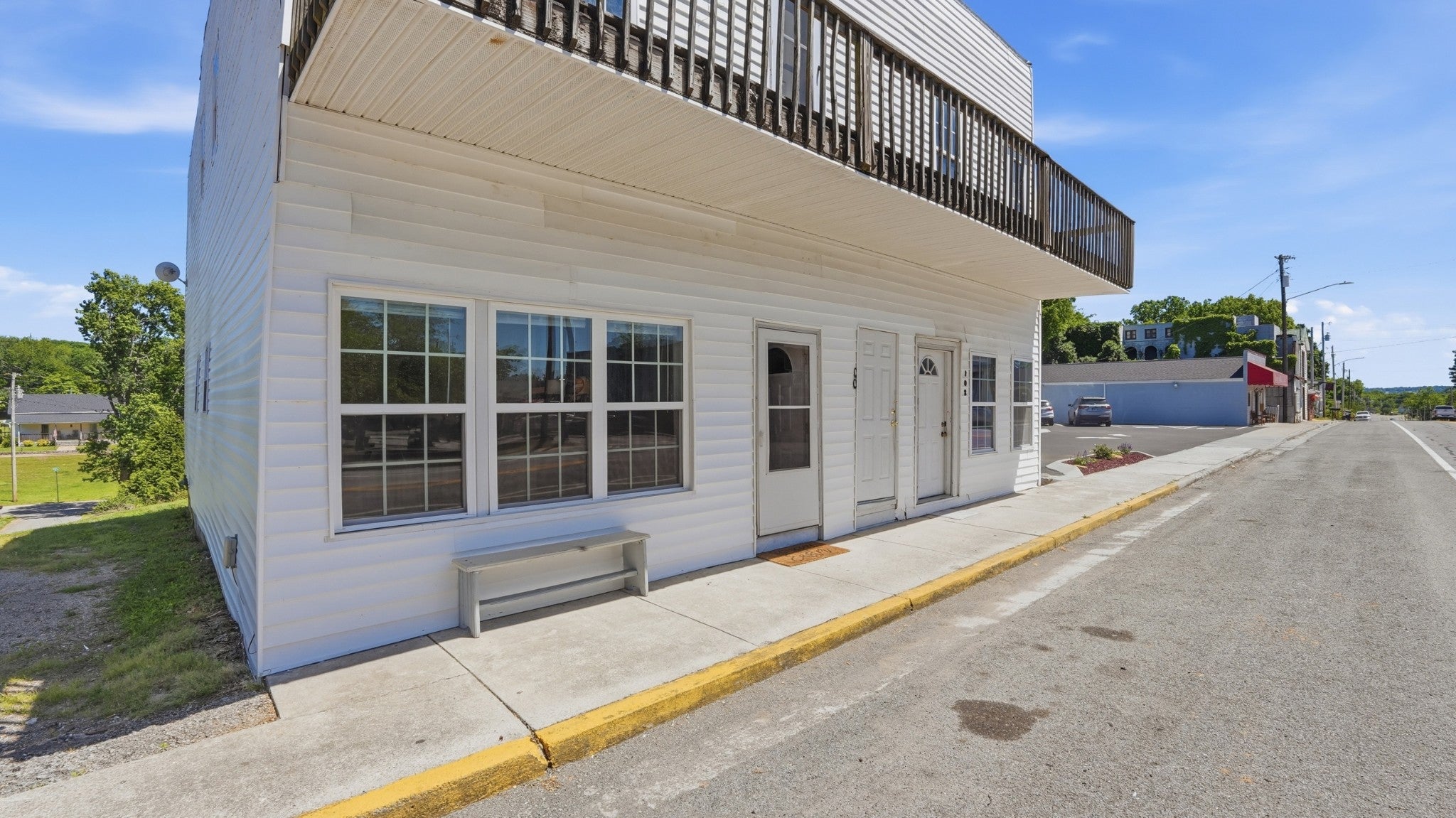 100 S Main St
