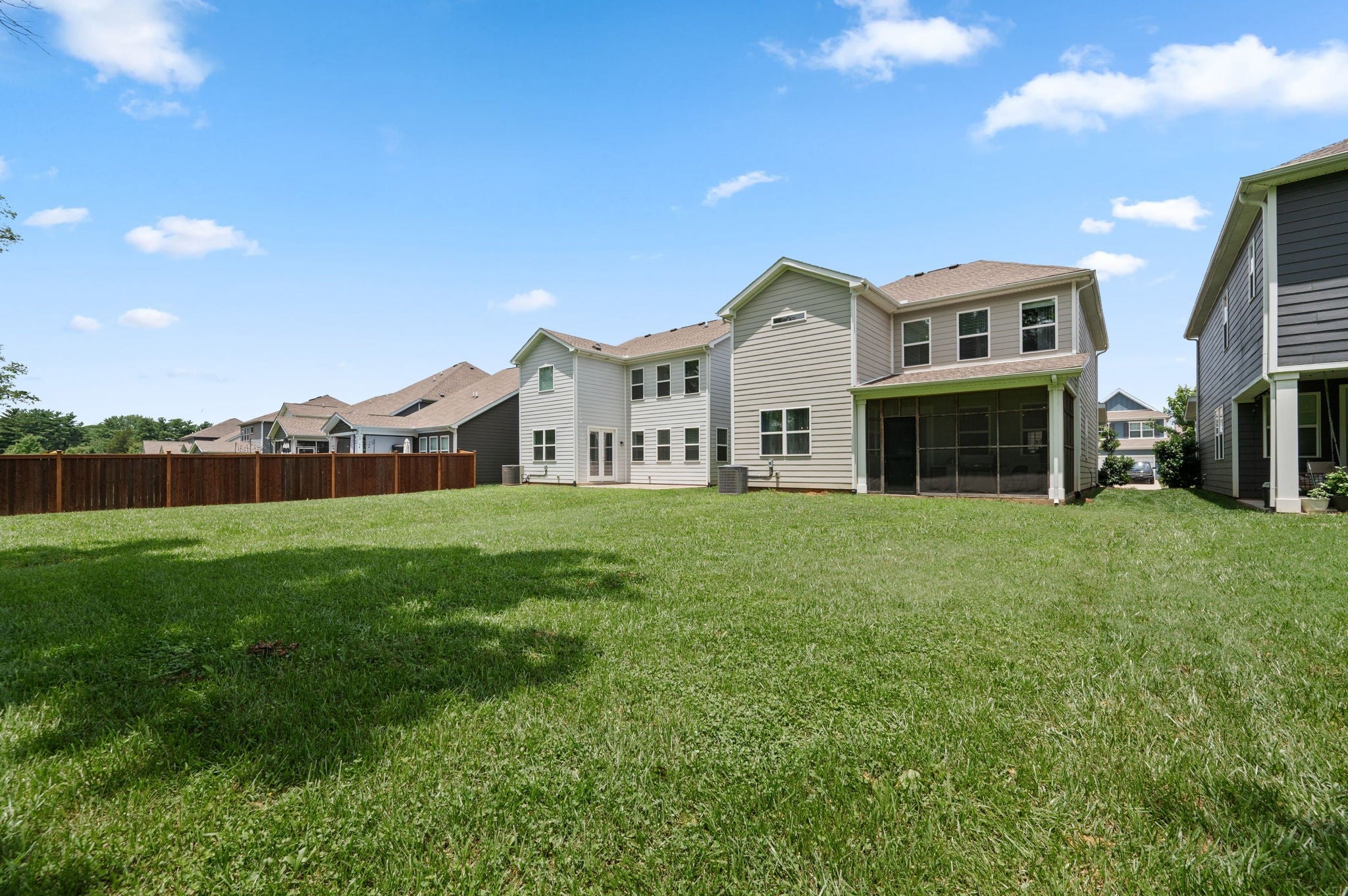 3527 Desinda Dr