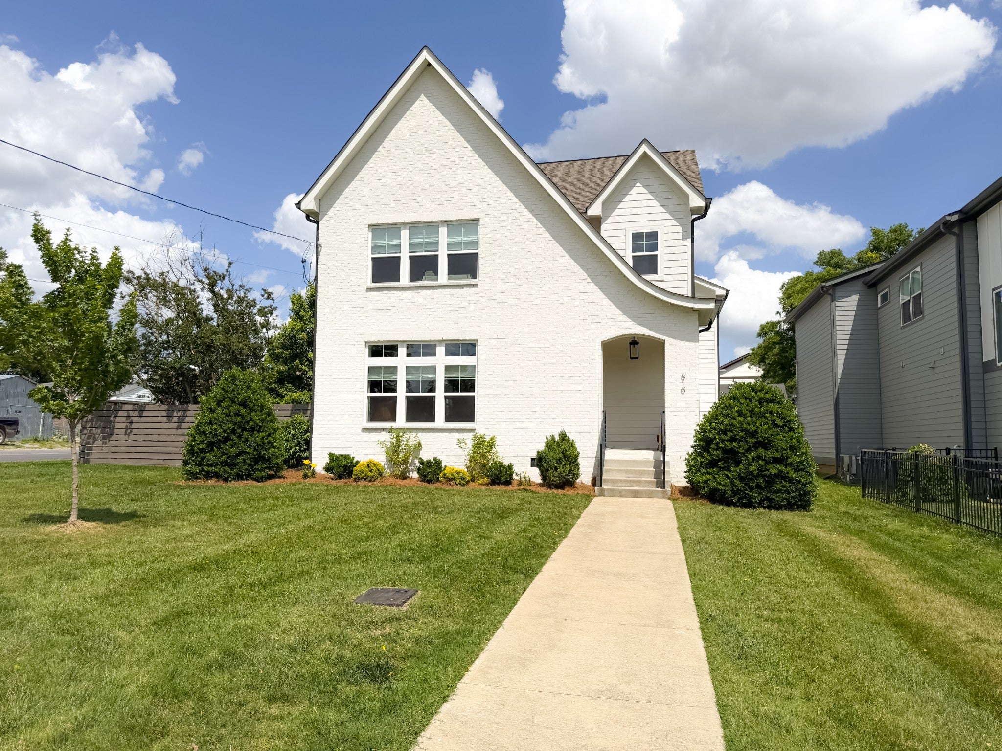 4-bed home for sale in Nashville, TN 37209, 610 45th Ave N 610 45th Ave N, Nashville TN 37209 4-bed home, photo 1 of 30