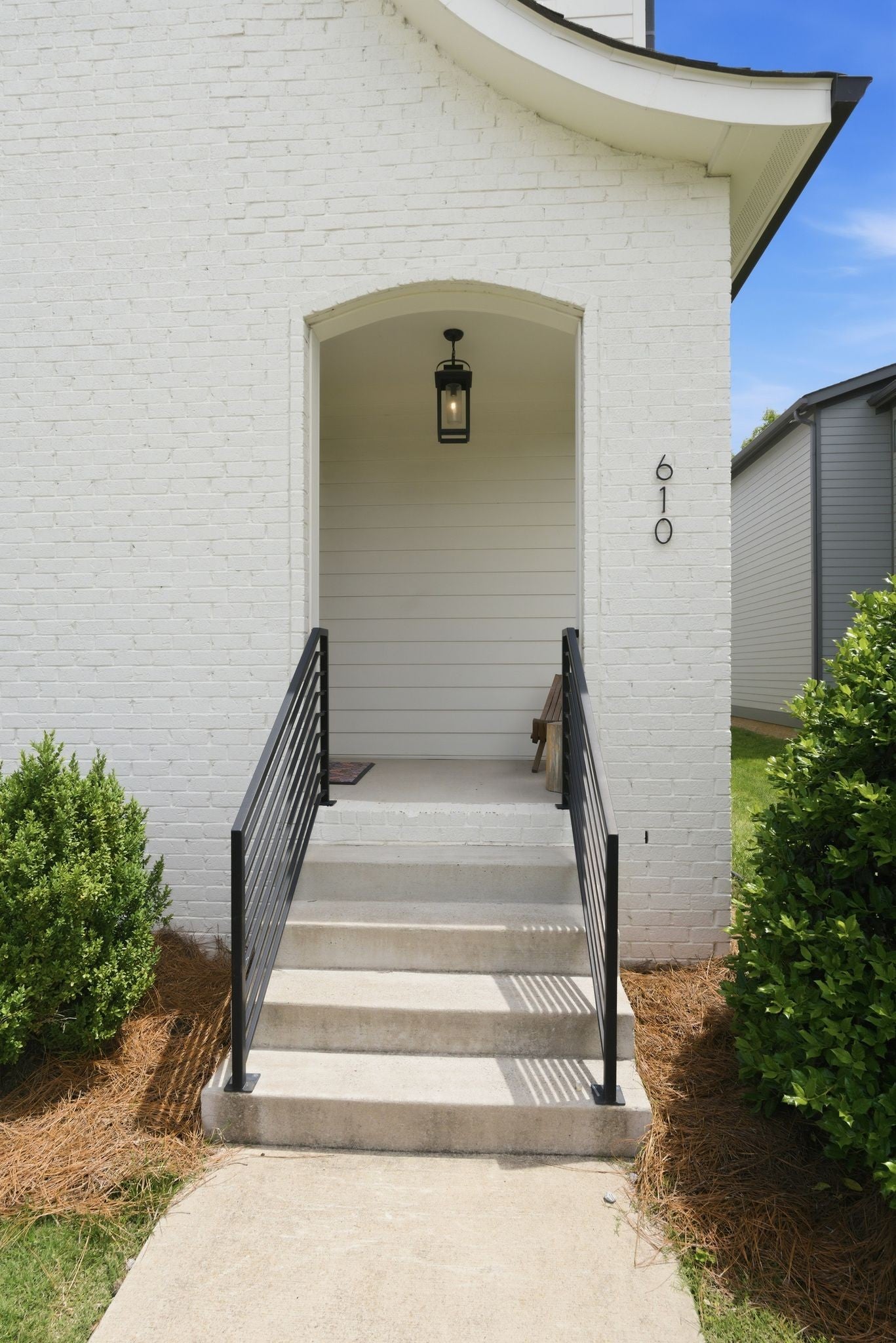 4-bed home for sale in Nashville, TN 37209, 610 45th Ave N 610 45th Ave N, Nashville TN 37209 4-bed home, photo 2 of 30