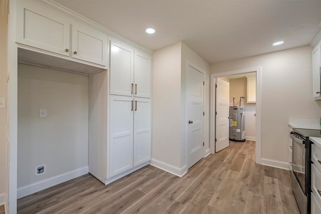 260 BARKER DR