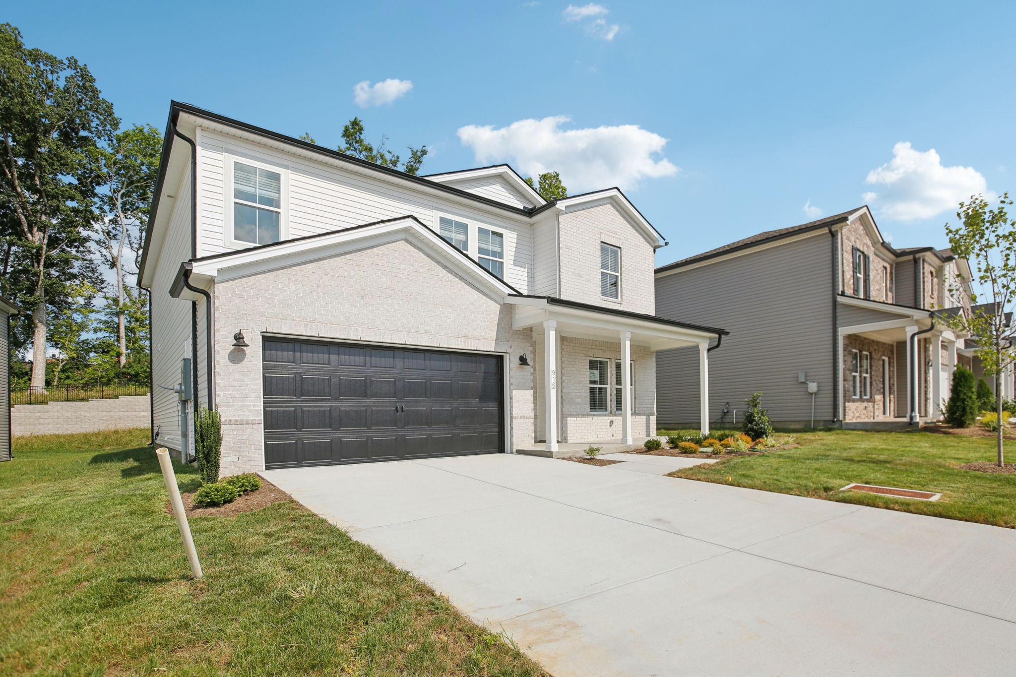 916 Calvin Ct