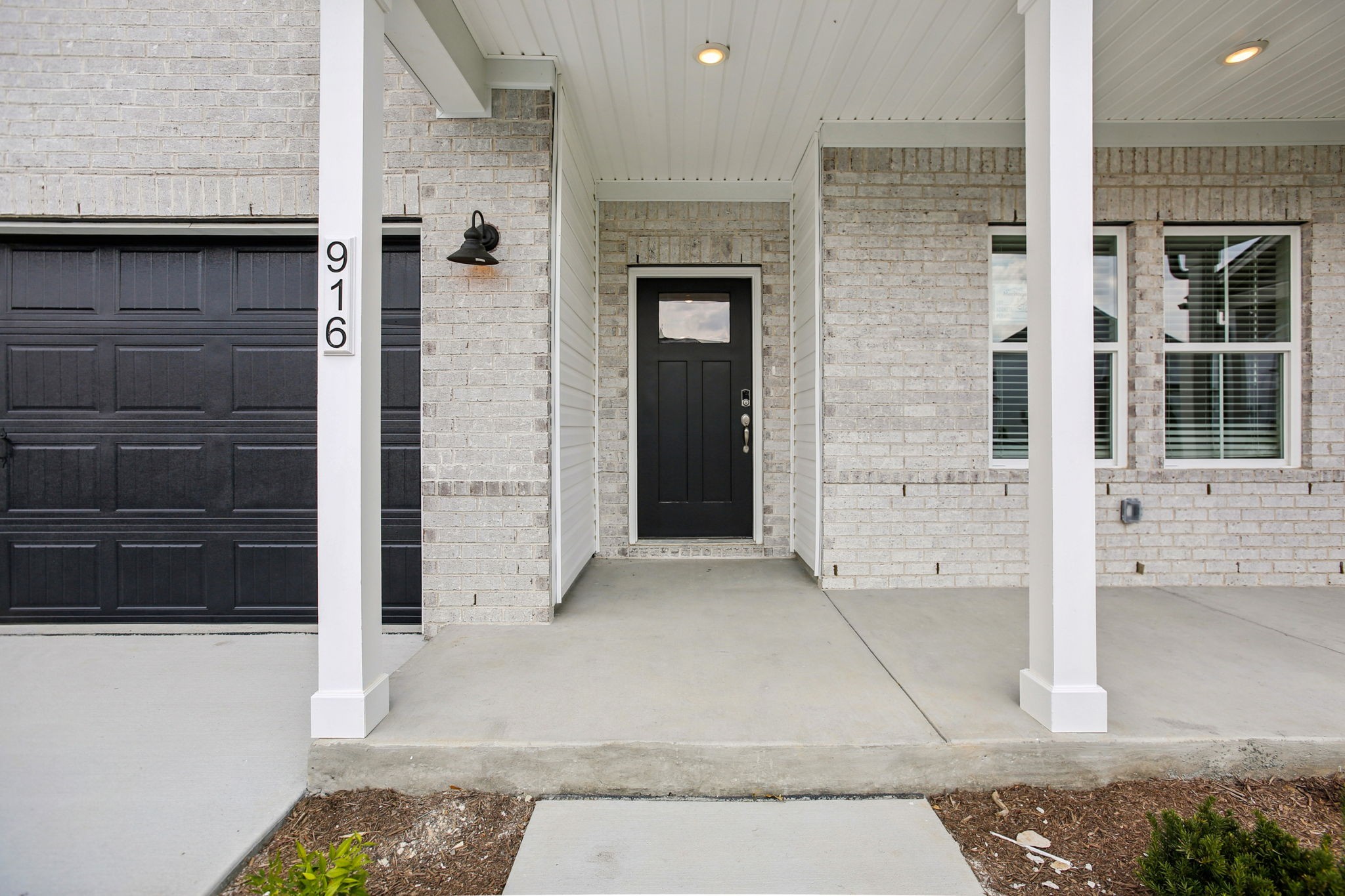 916 Calvin Ct