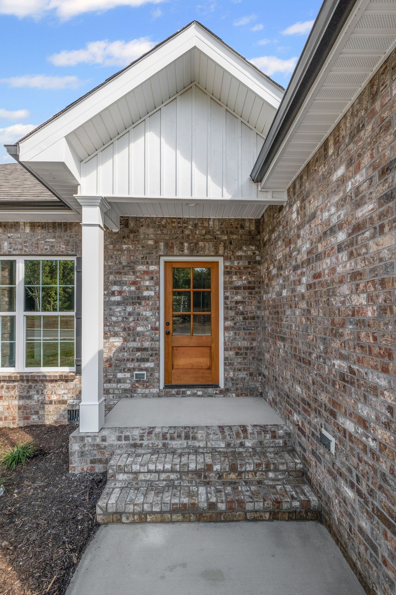 107 Stonebrook Dr