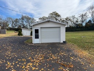 1428 Old Highway 109 N