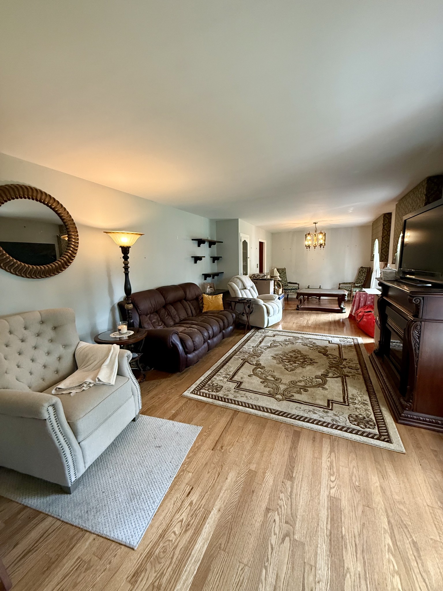 1165 Main St