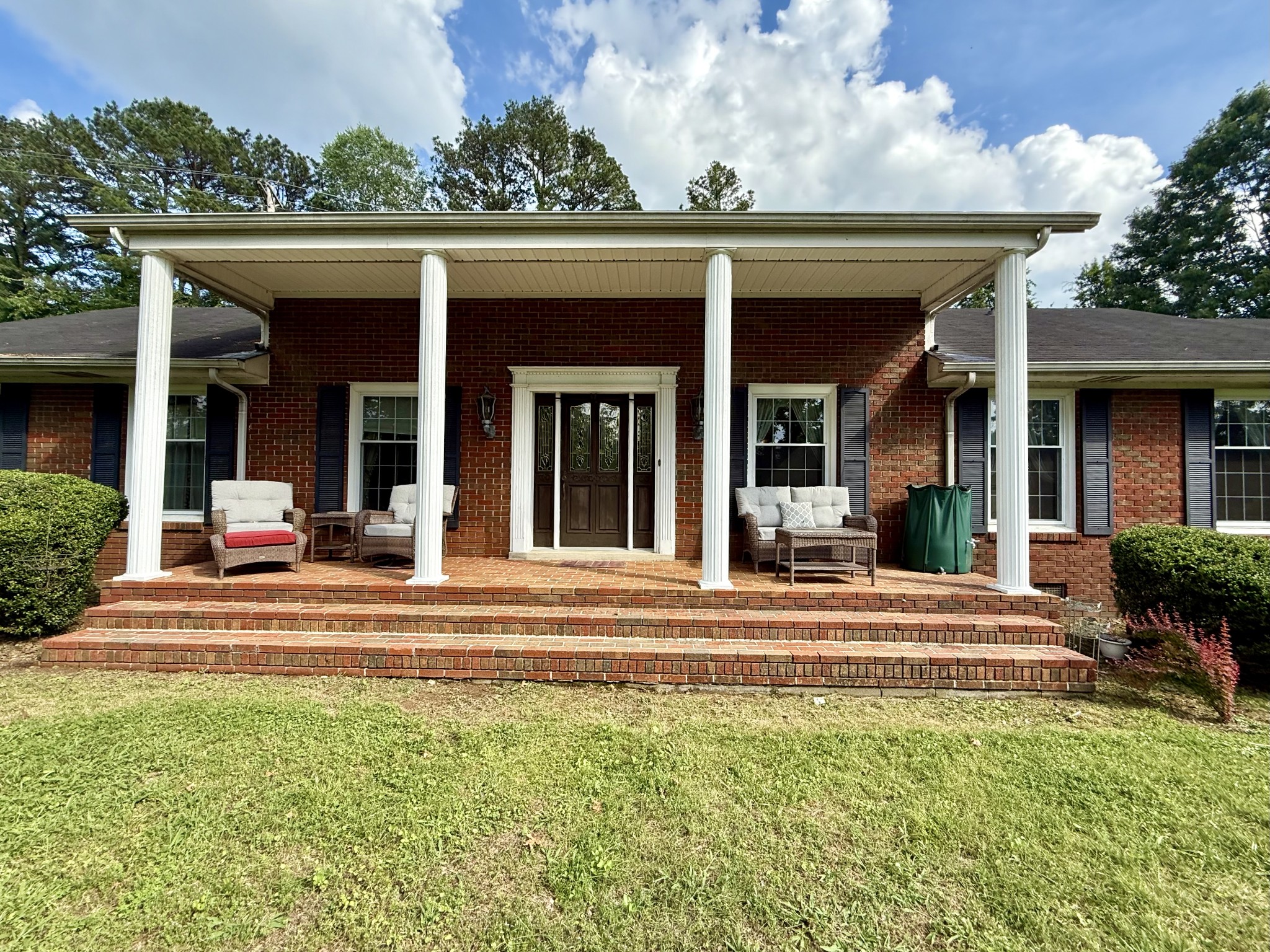 1165 Main St