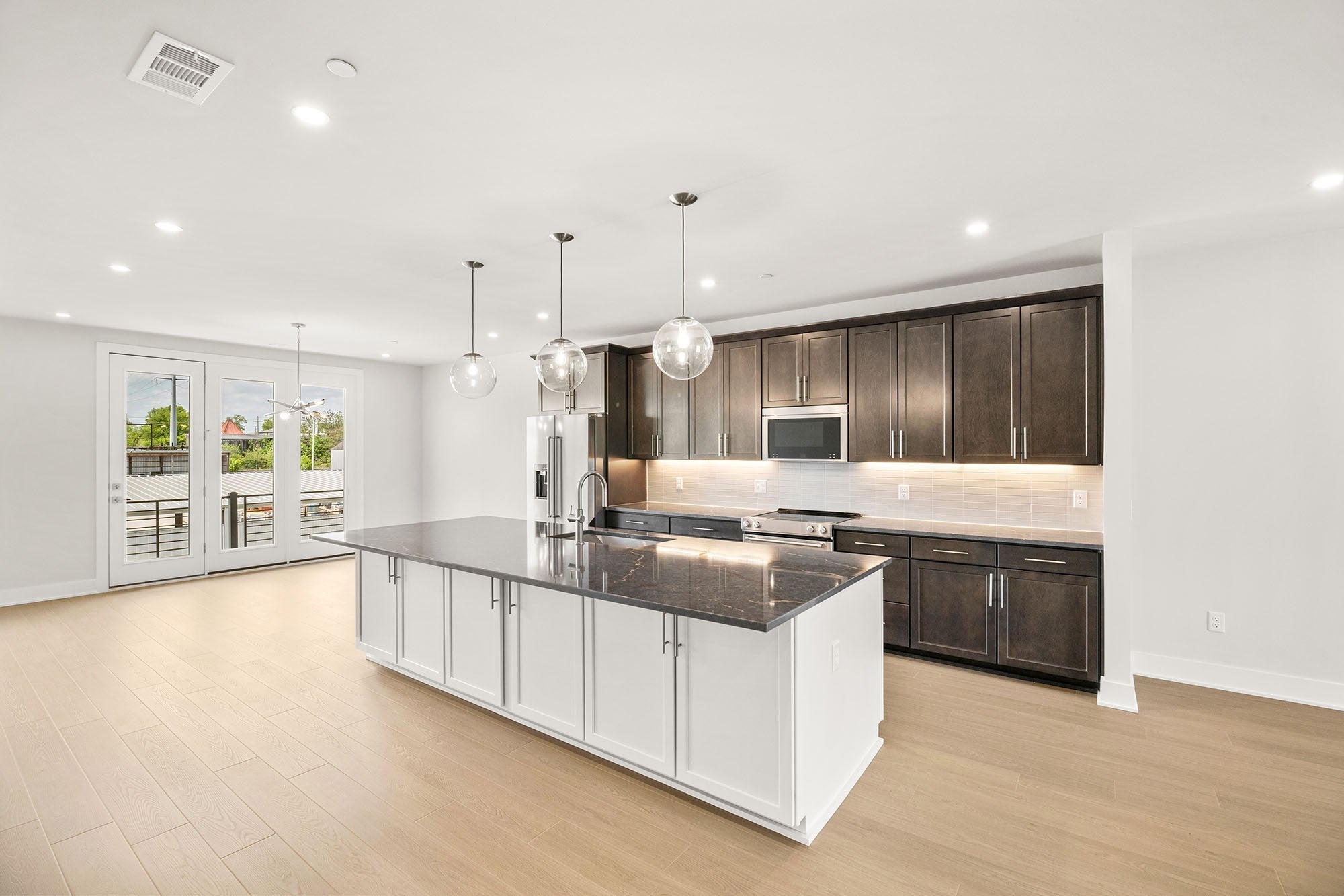3-bed condo at 828 42nd Ave N, Nashville, sold September 9, 2026