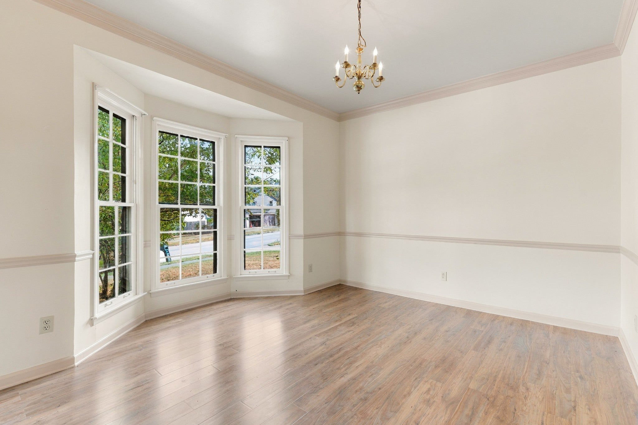 3-bed home for rent in Nashville, TN 37212, 2711 Barton Ave 2711 Barton Ave, Nashville TN 37212 3-bed home, photo 5 of 34