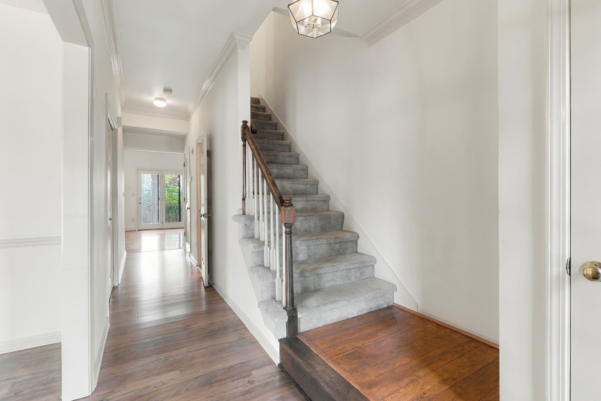 3-bed home for rent in Nashville, TN 37212, 2711 Barton Ave 2711 Barton Ave, Nashville TN 37212 3-bed home, photo 3 of 34