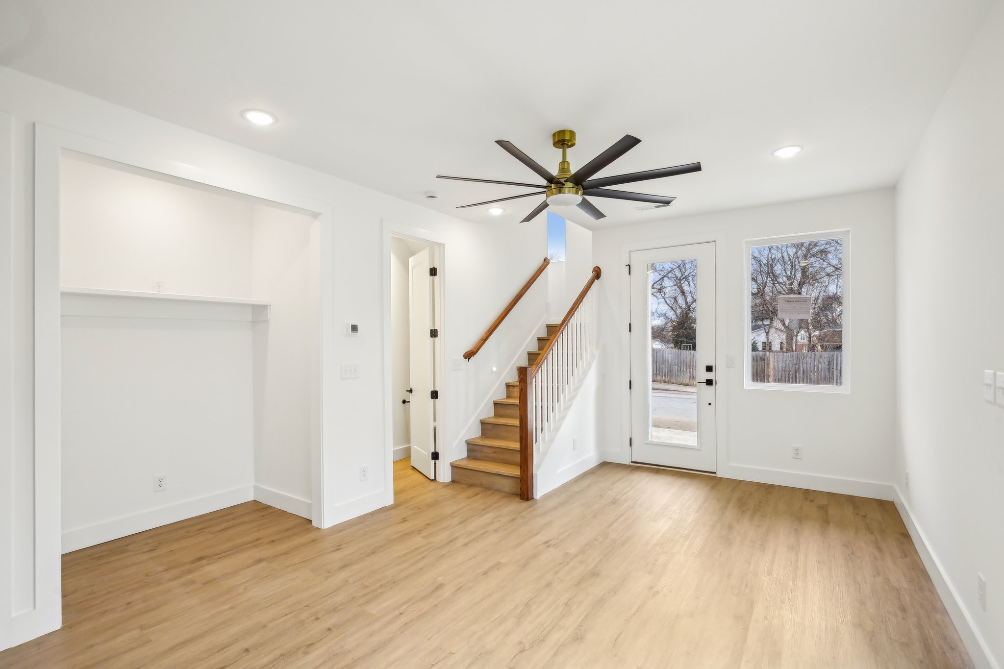 914 Smiley St