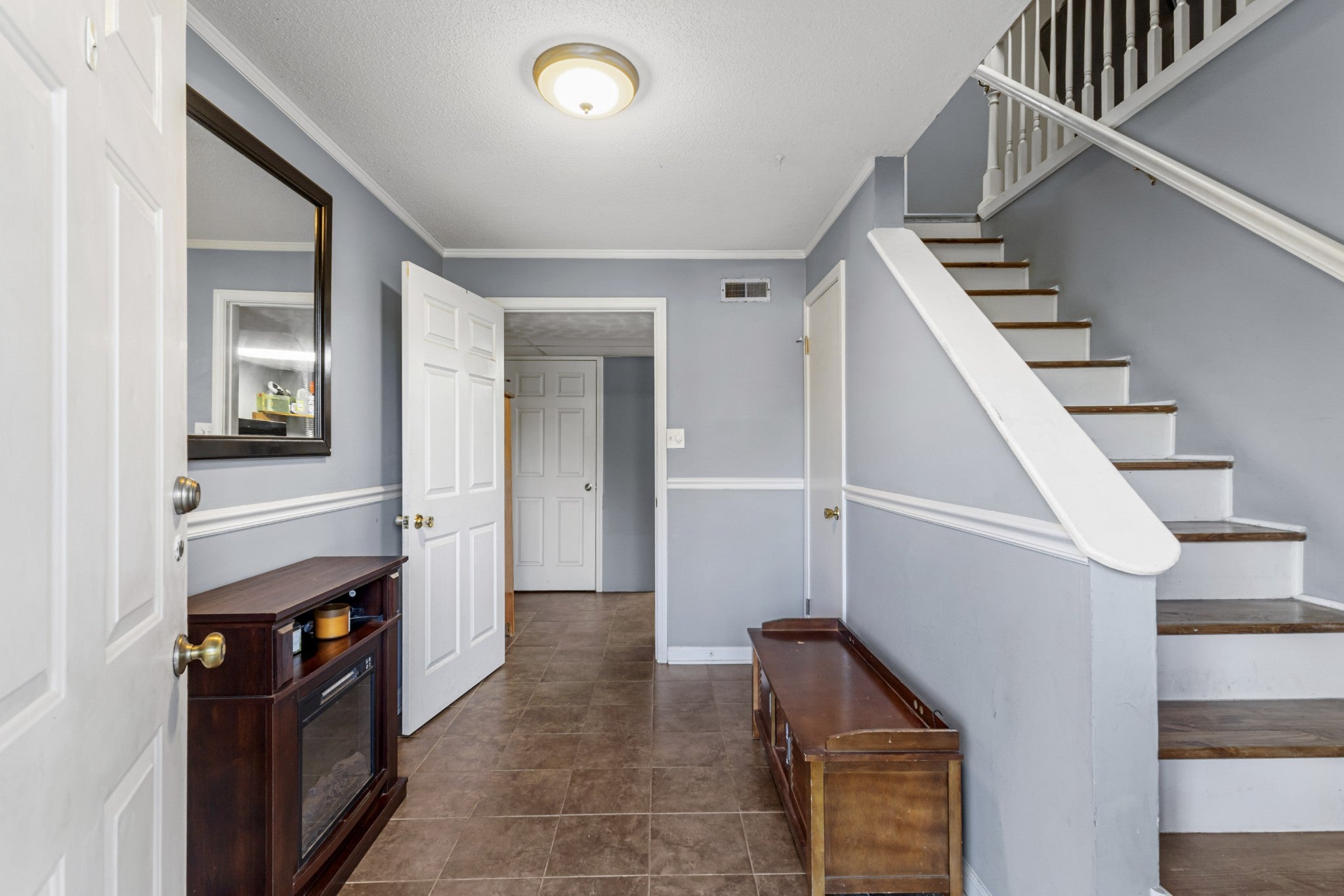 570 Briarwood Dr