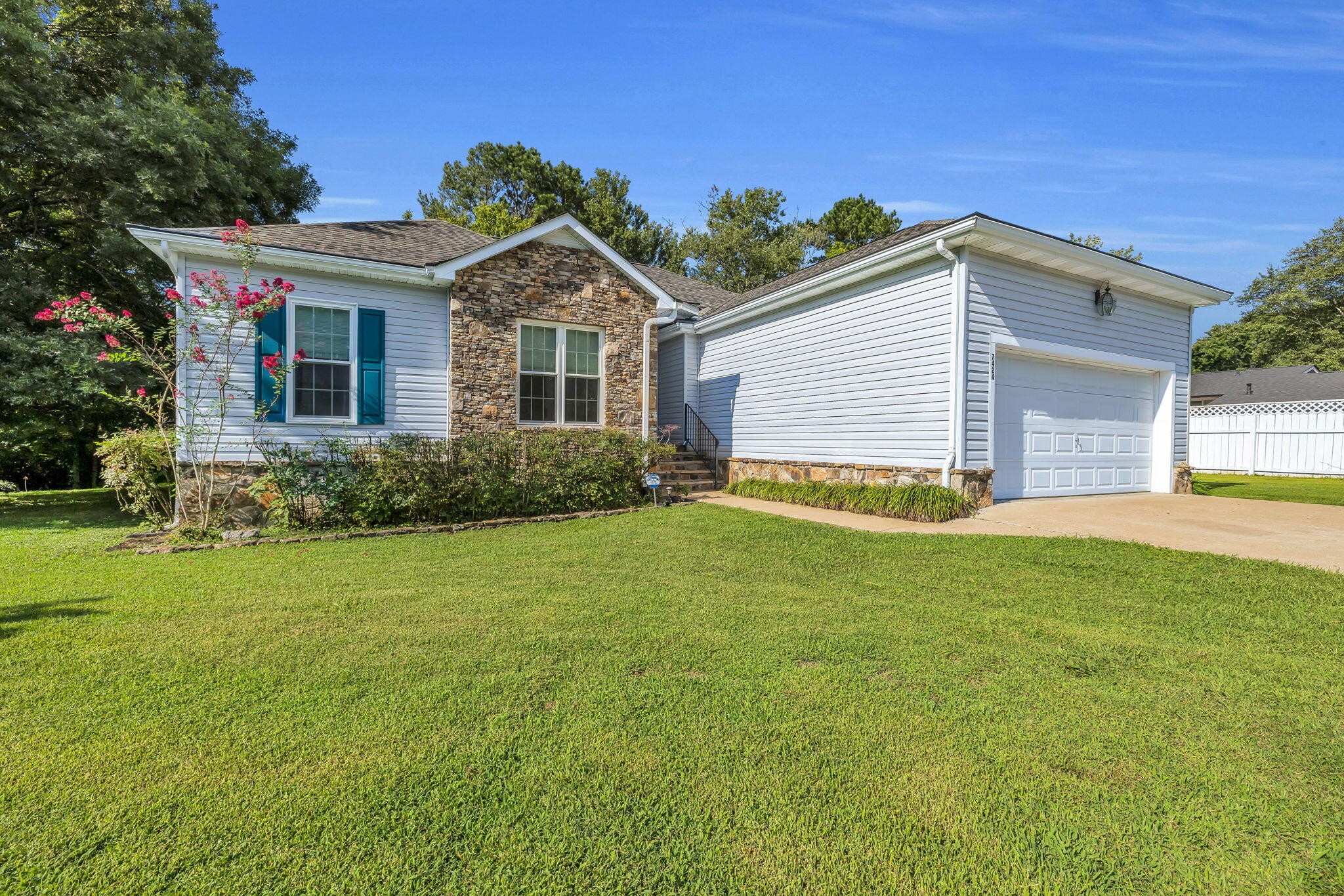 7424 Edgefield Drive