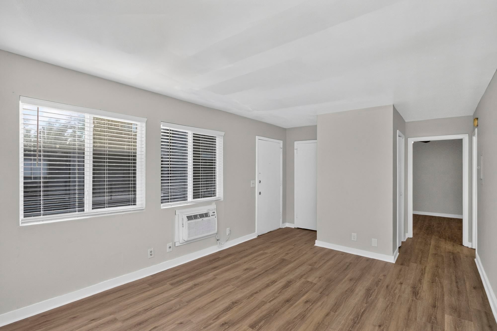 550 Harding Pl E103