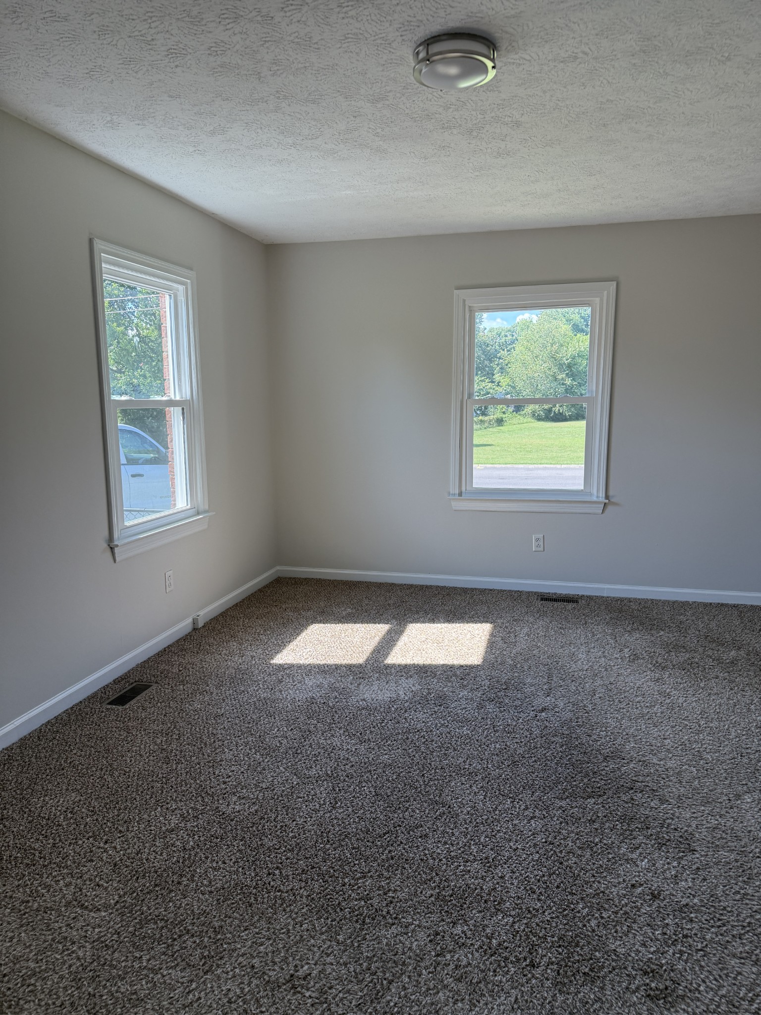 101 Oak Hill Ct