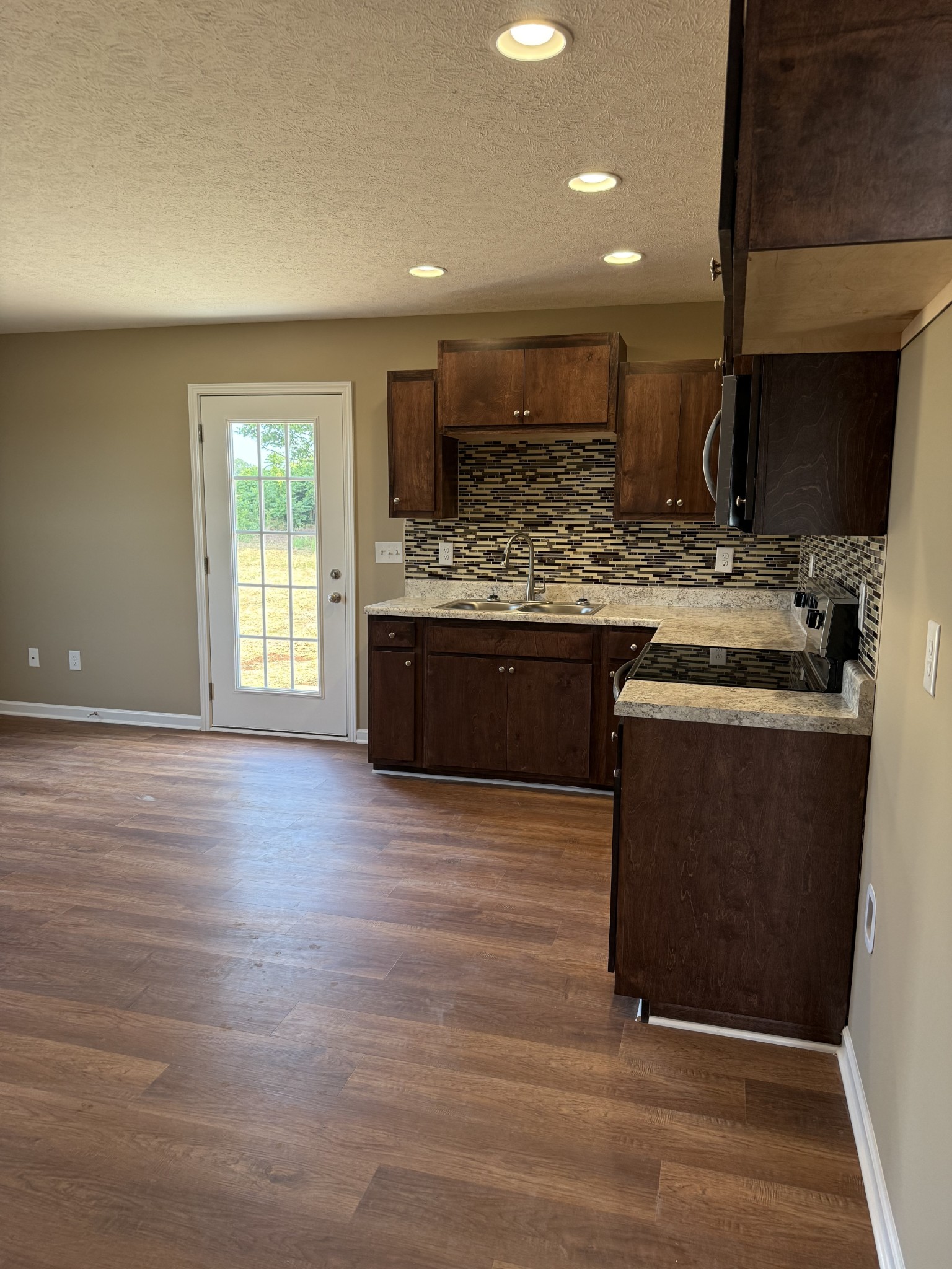 31 Hesselly Rd