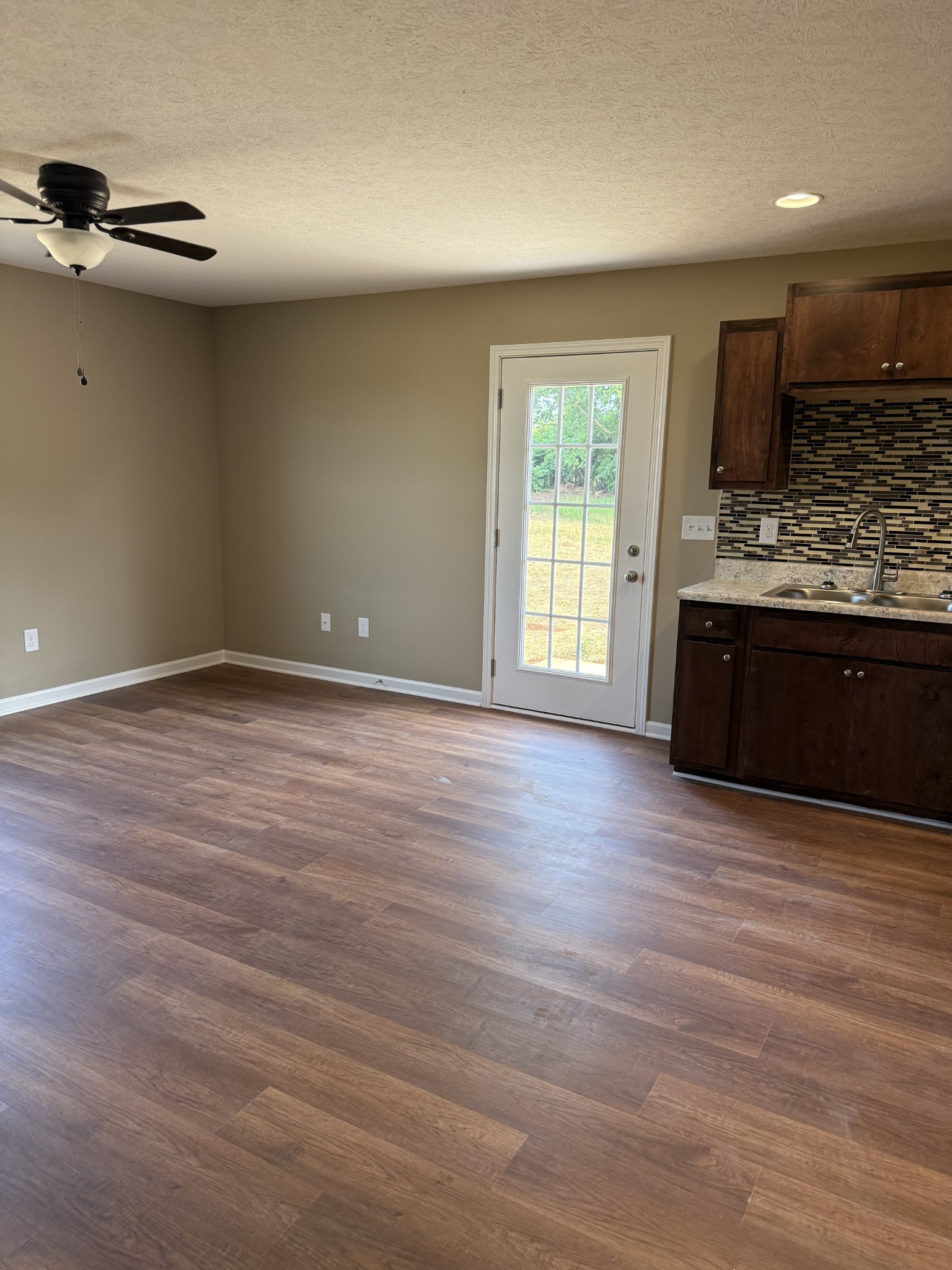 31 Hesselly Rd