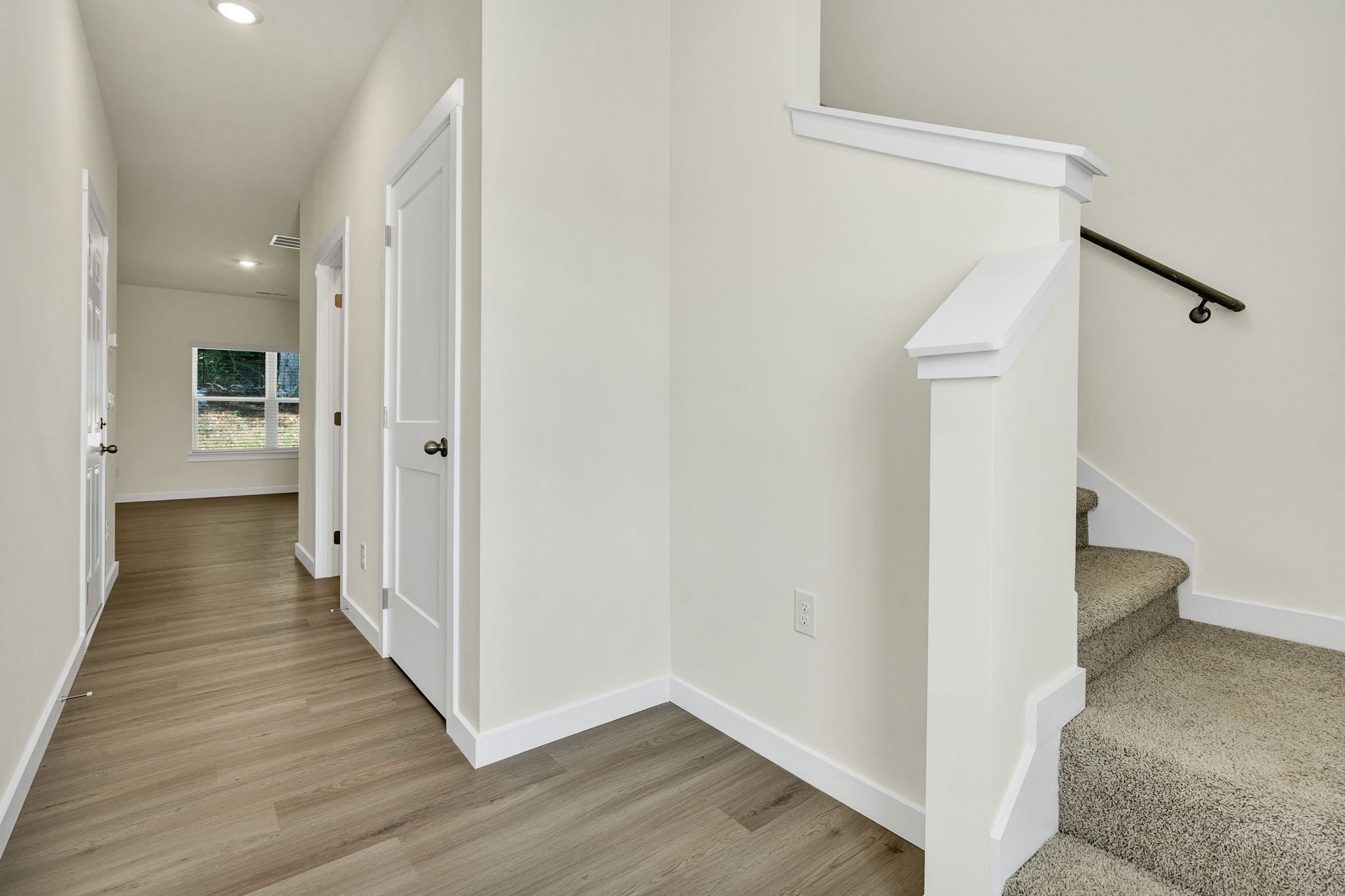 4085 Belcourt Dr NE