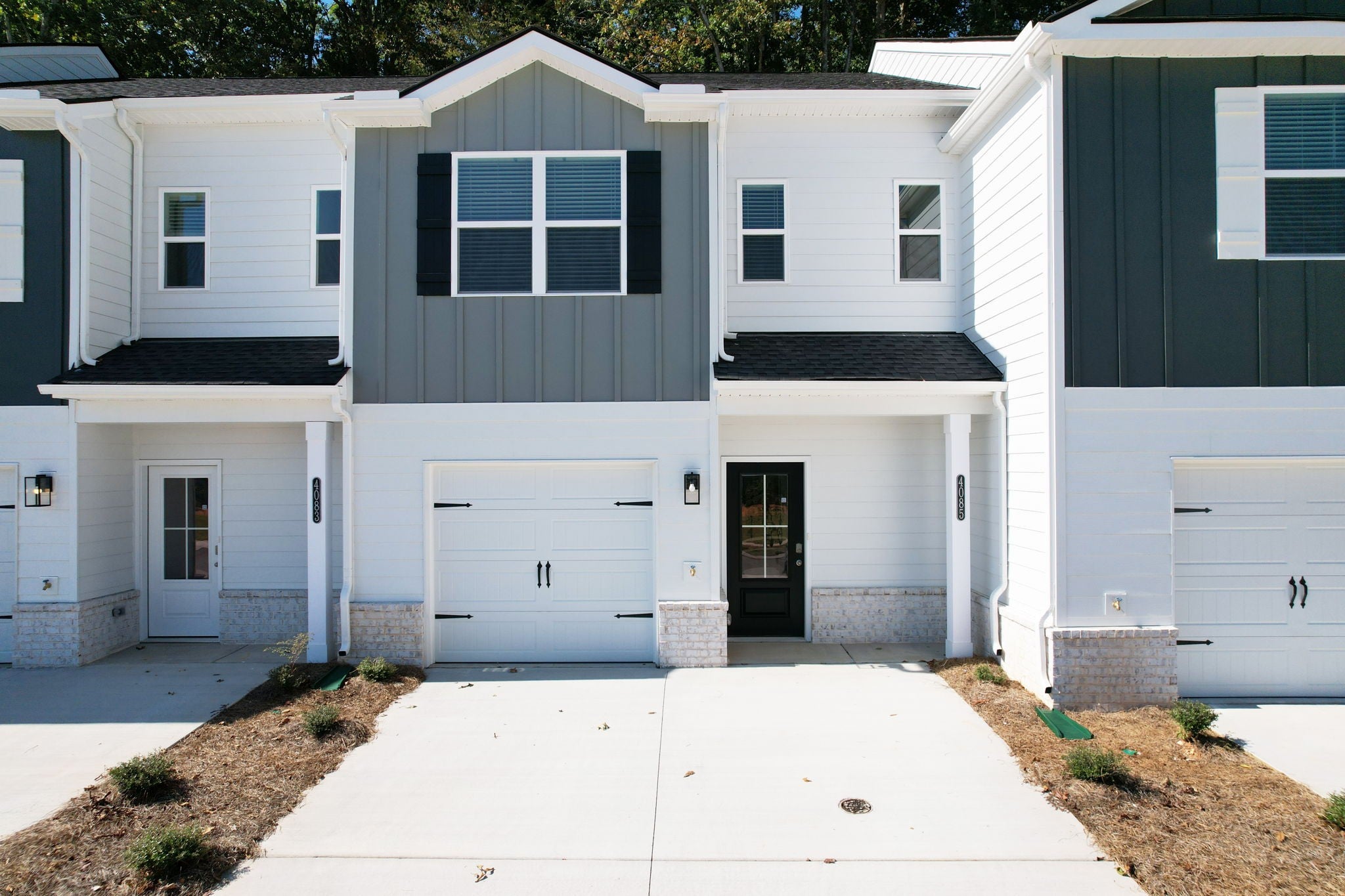 4085 Belcourt Dr NE