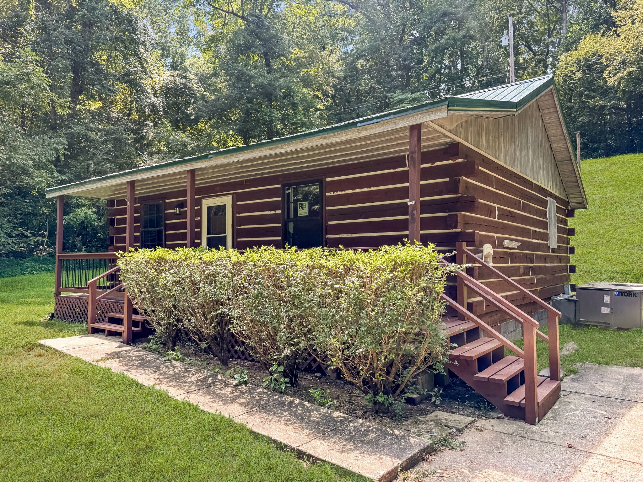 165 Lakeshore Dr