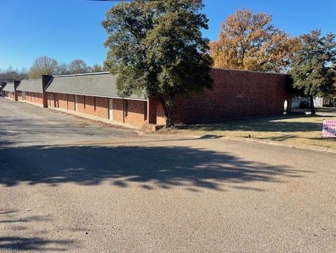 2112 Hollywood Dr Jackson TN 38305