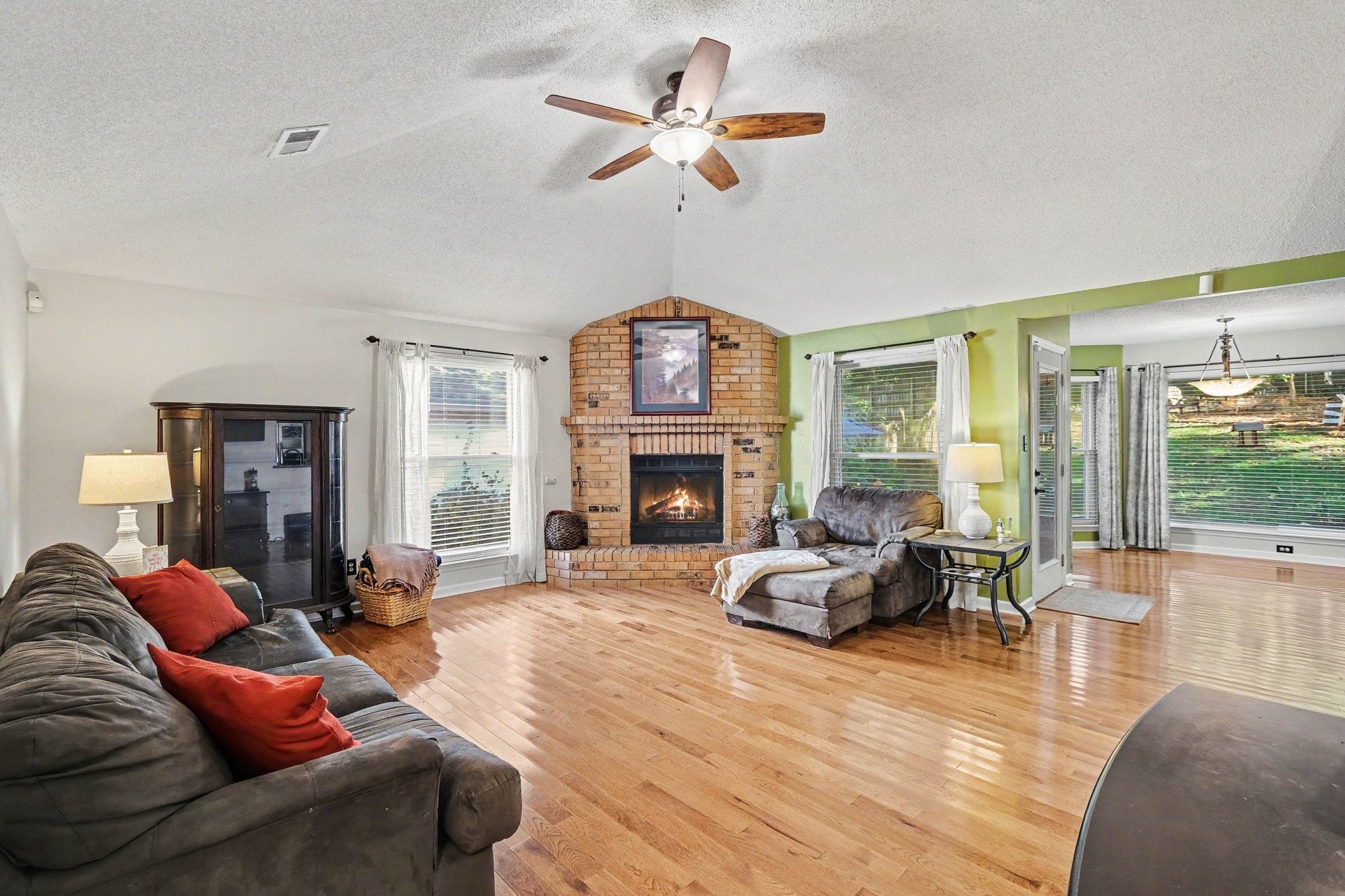 1201 Jacksons View Rd
