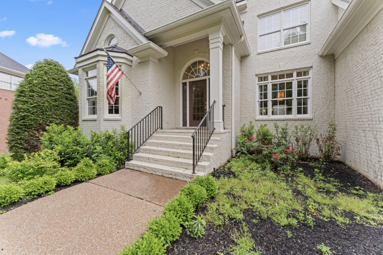 811 Highgrove Cir