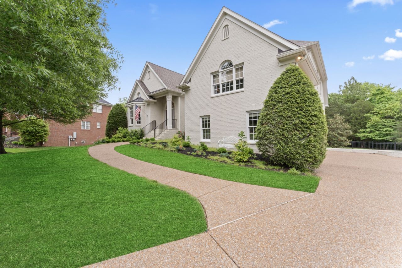 811 Highgrove Cir