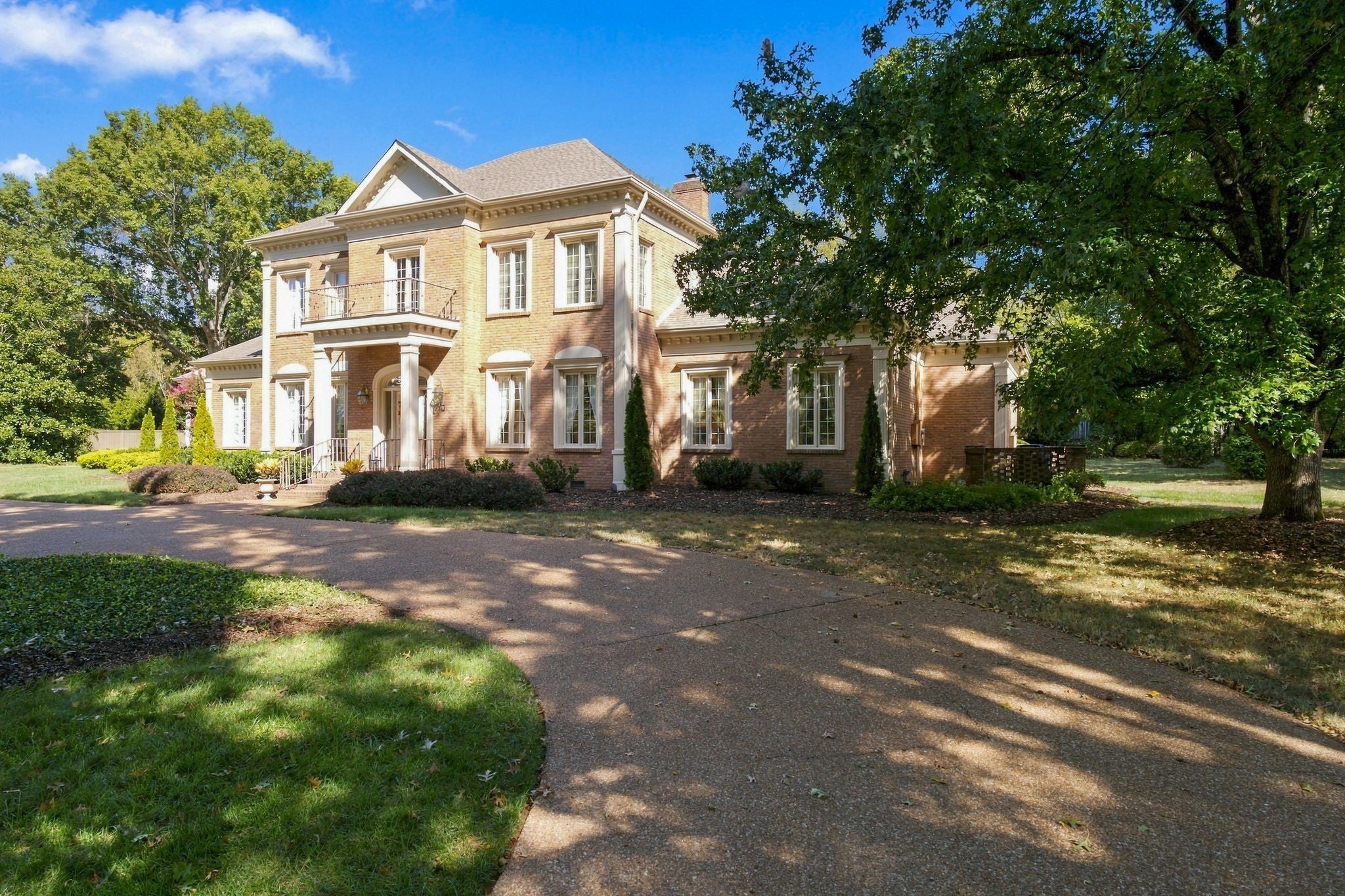 4-bed home for sale in Nashville, TN 37221, 6528 Radcliff Dr 6528 Radcliff Dr, Nashville TN 37221 4-bed home, photo 1 of 47