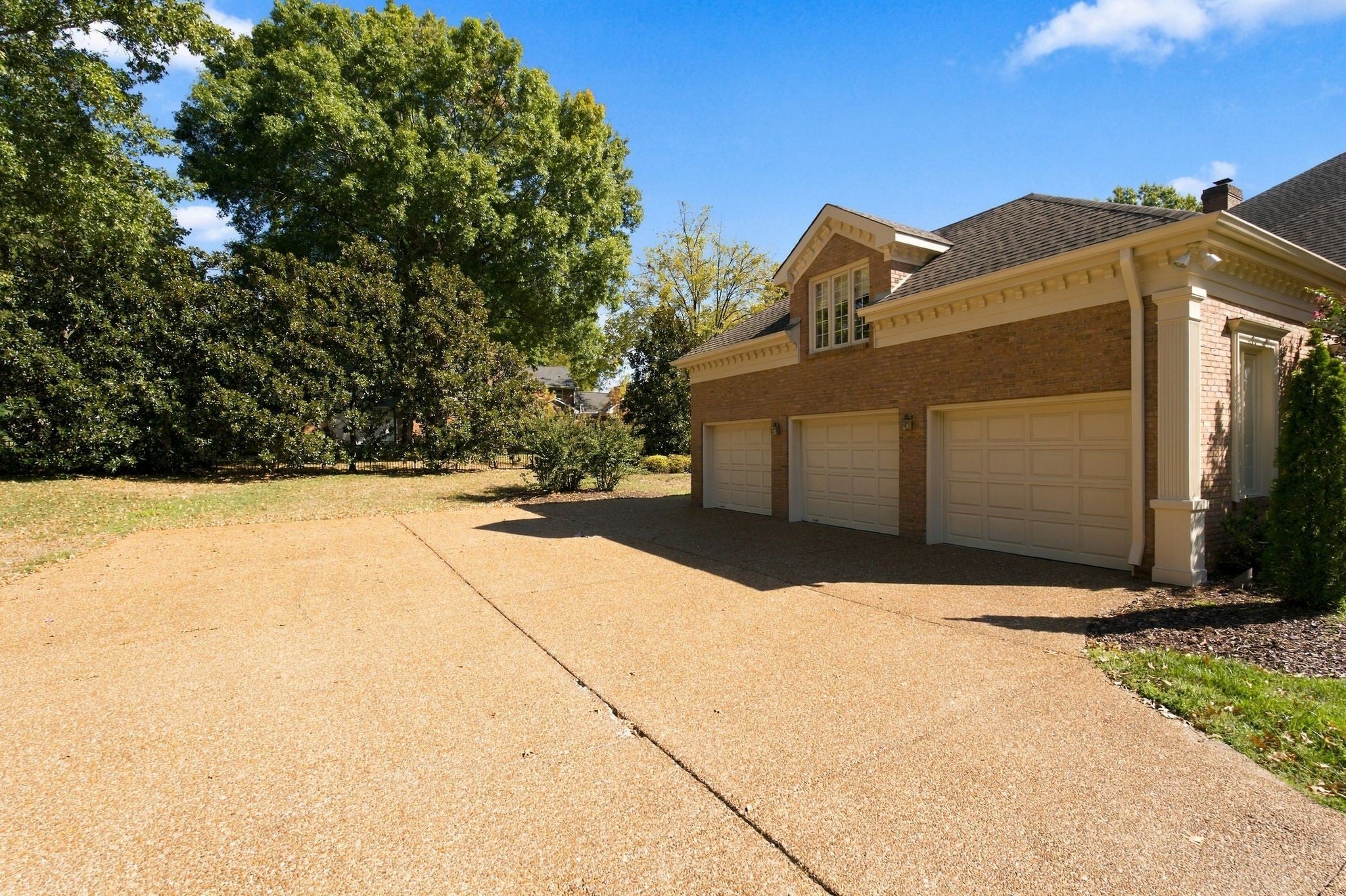 6528 Radcliff Dr