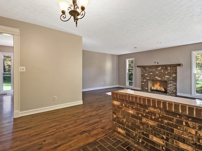 78 Boaz Dr