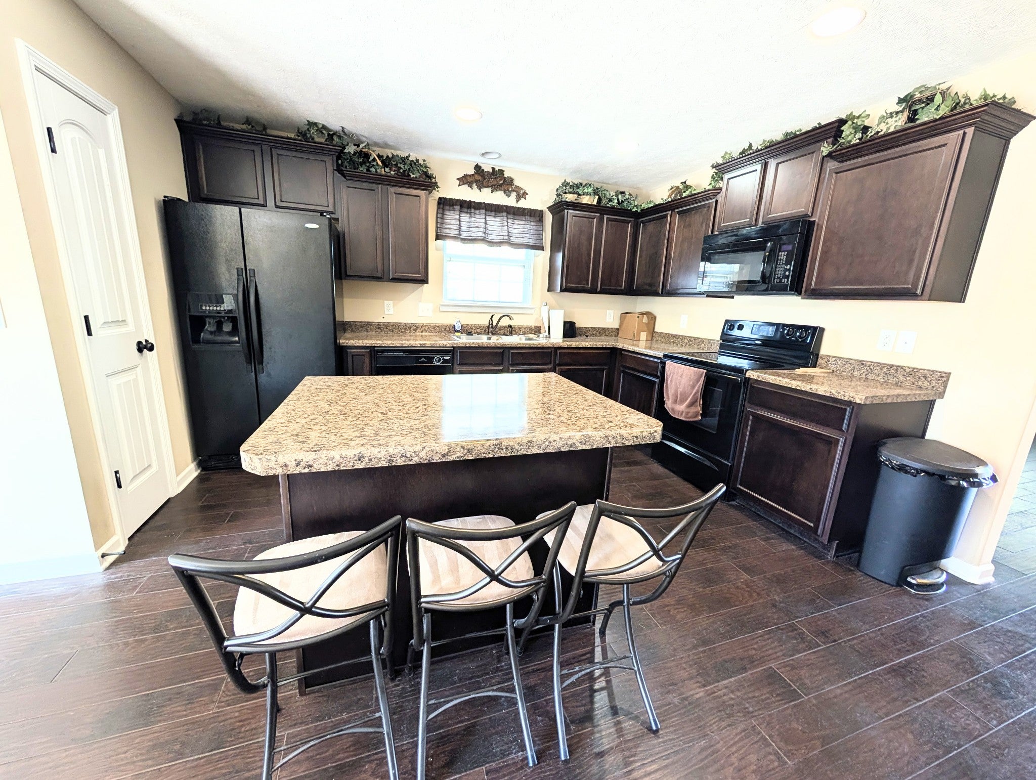 1148 Shire Dr