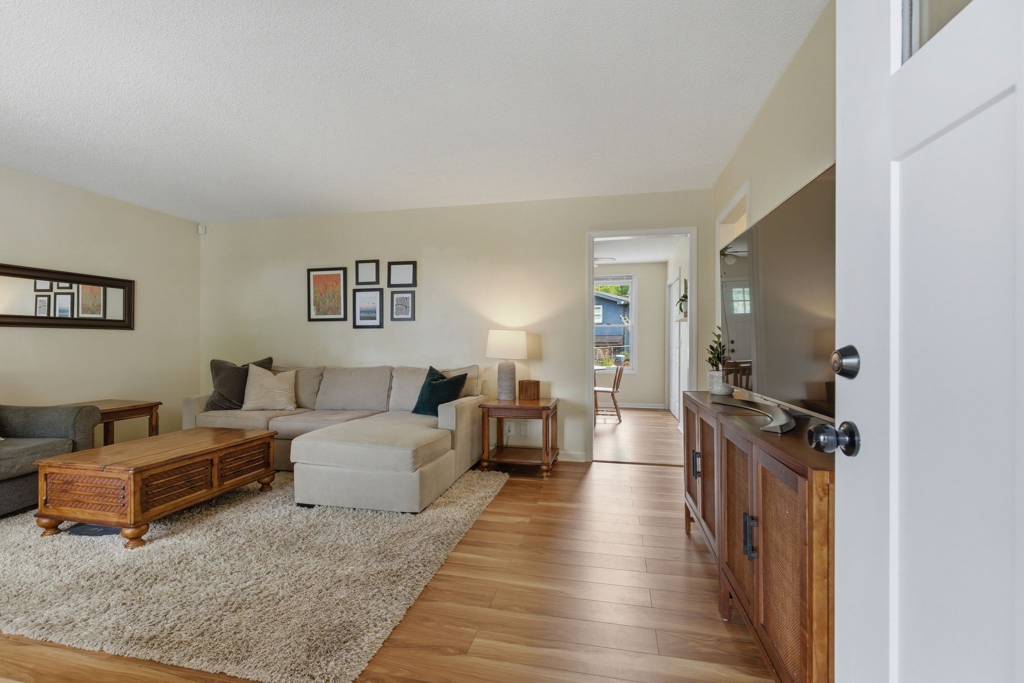 901 Preston Ct