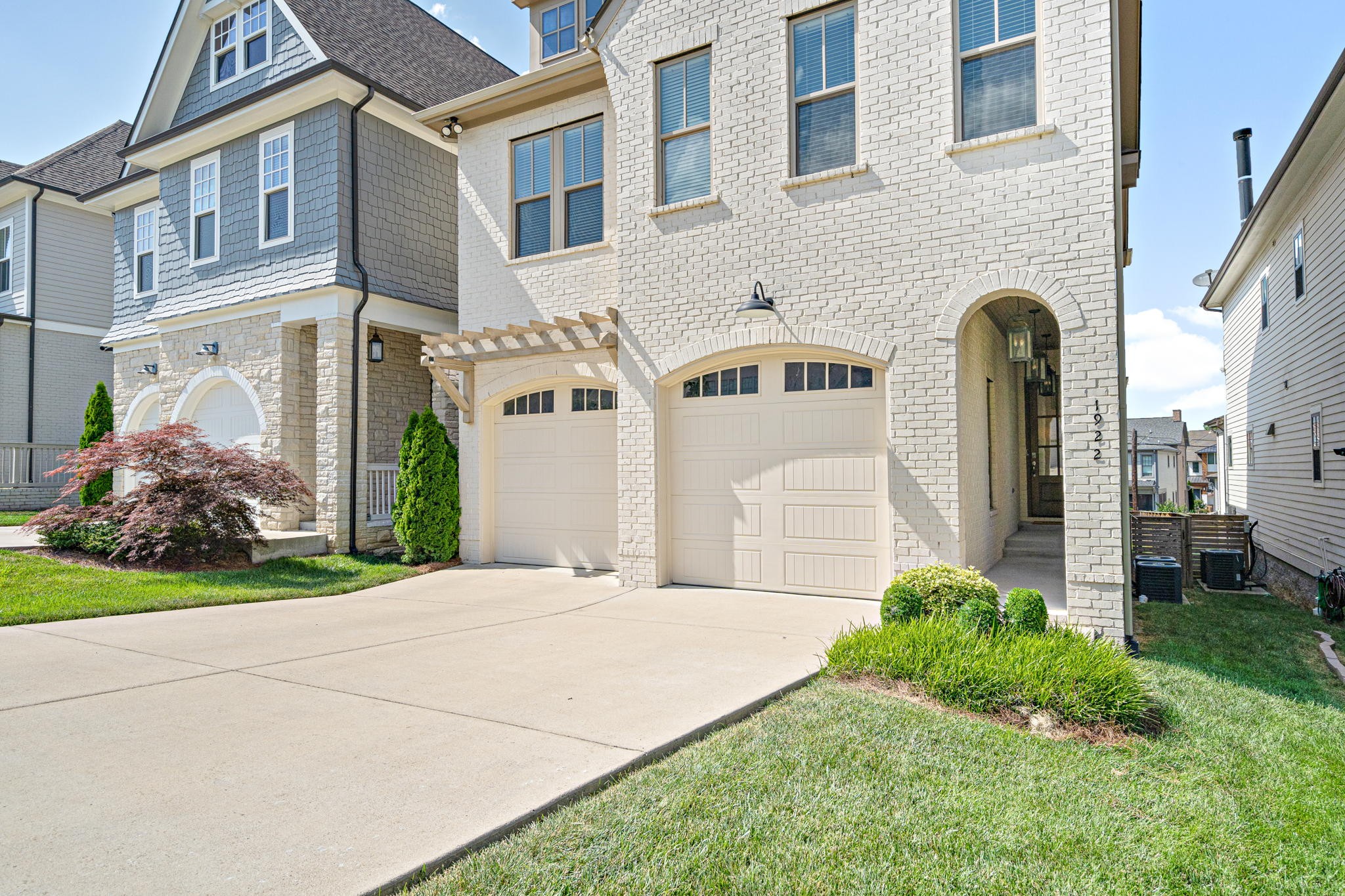 1922 Kimbark Dr