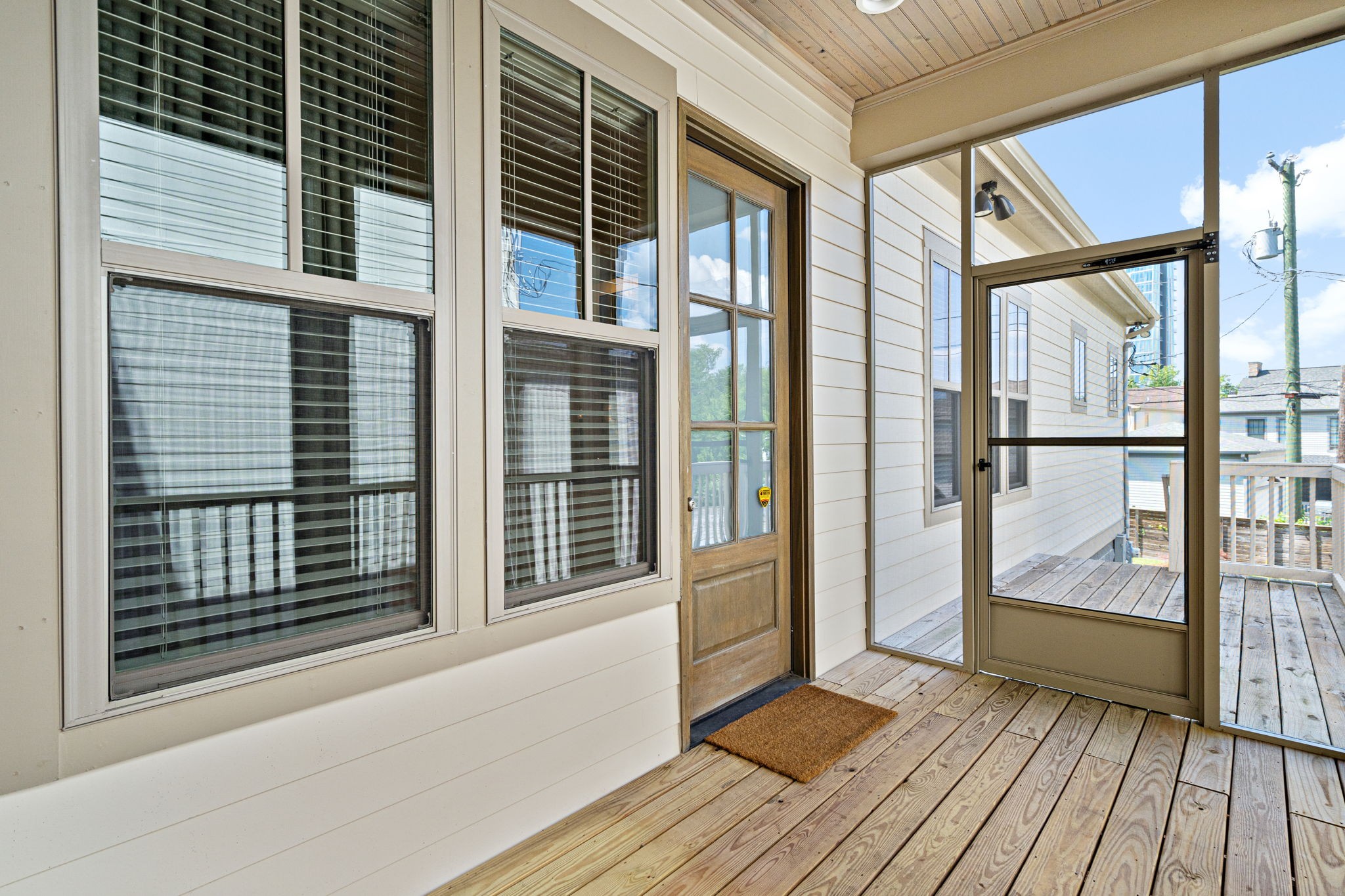 1922 Kimbark Dr