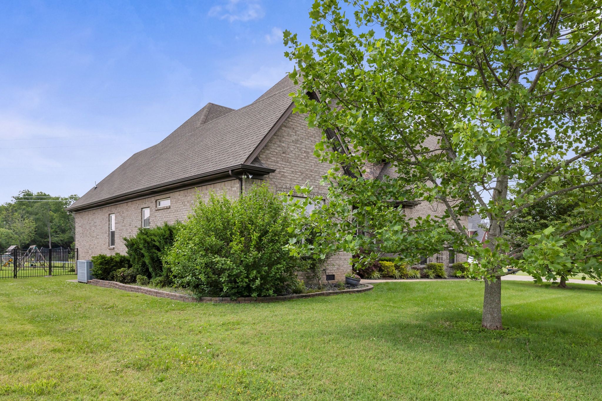 2122 Slater Dr