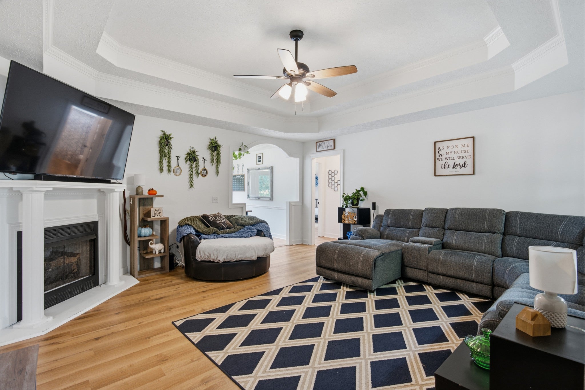 1401 Andrea Ln