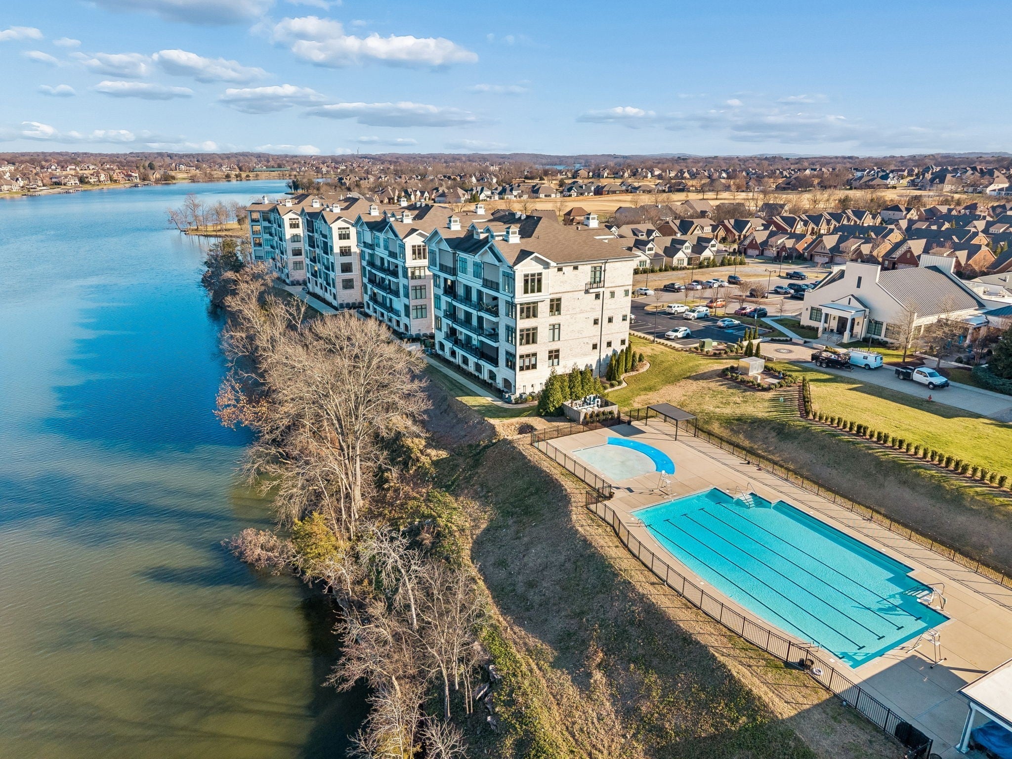 1024 Club View Dr D202