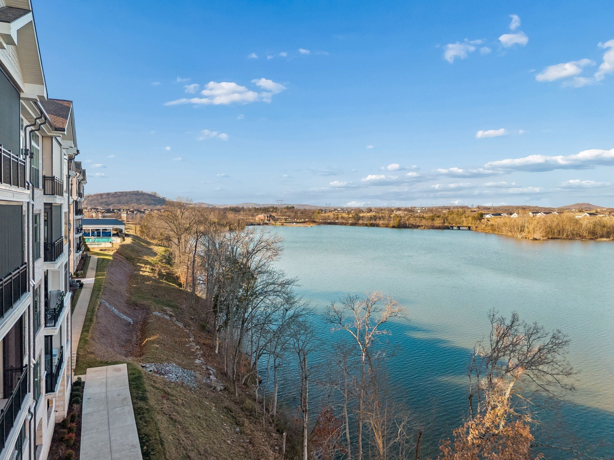 1024 Club View Dr D202