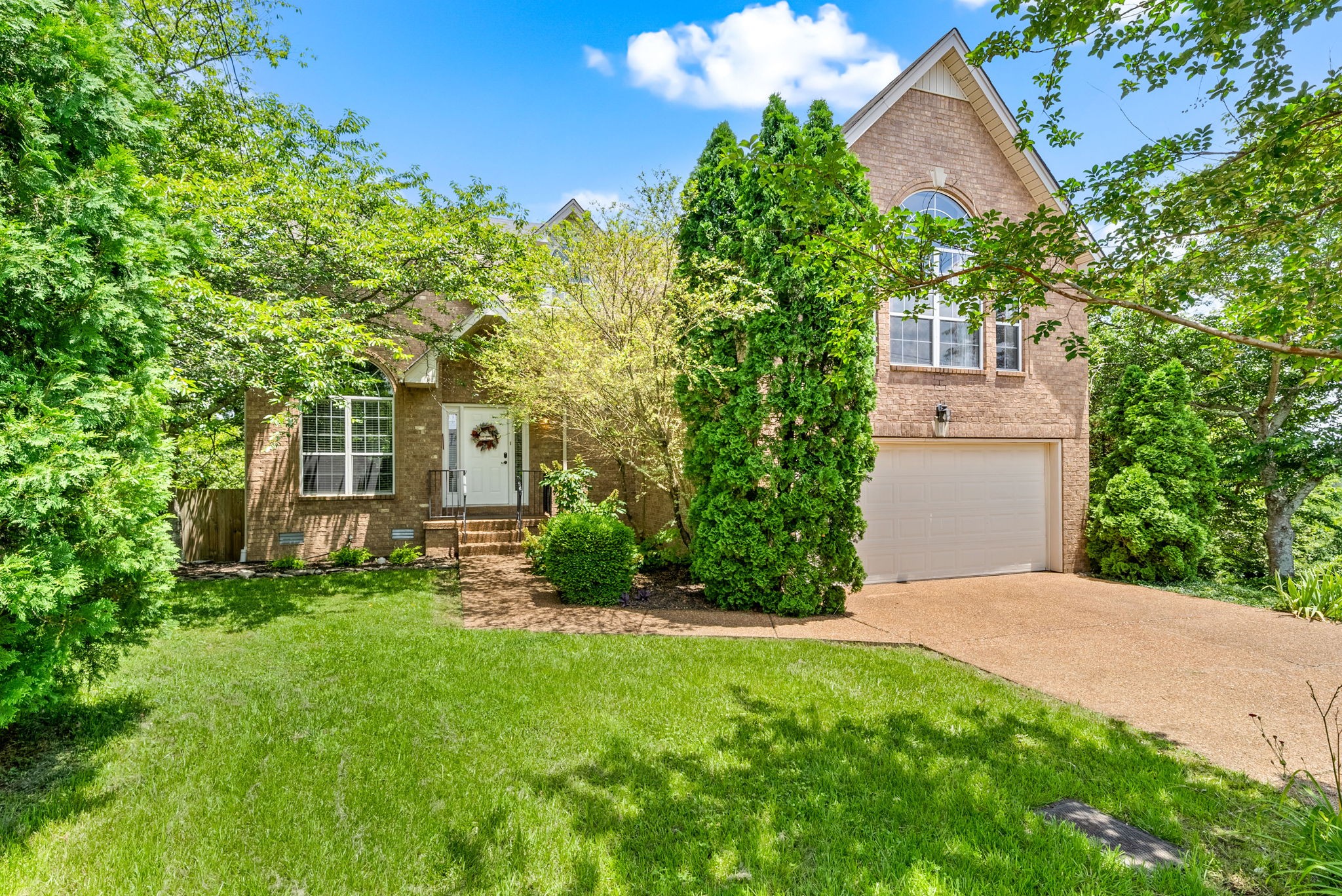 108 Sugarbush Ct