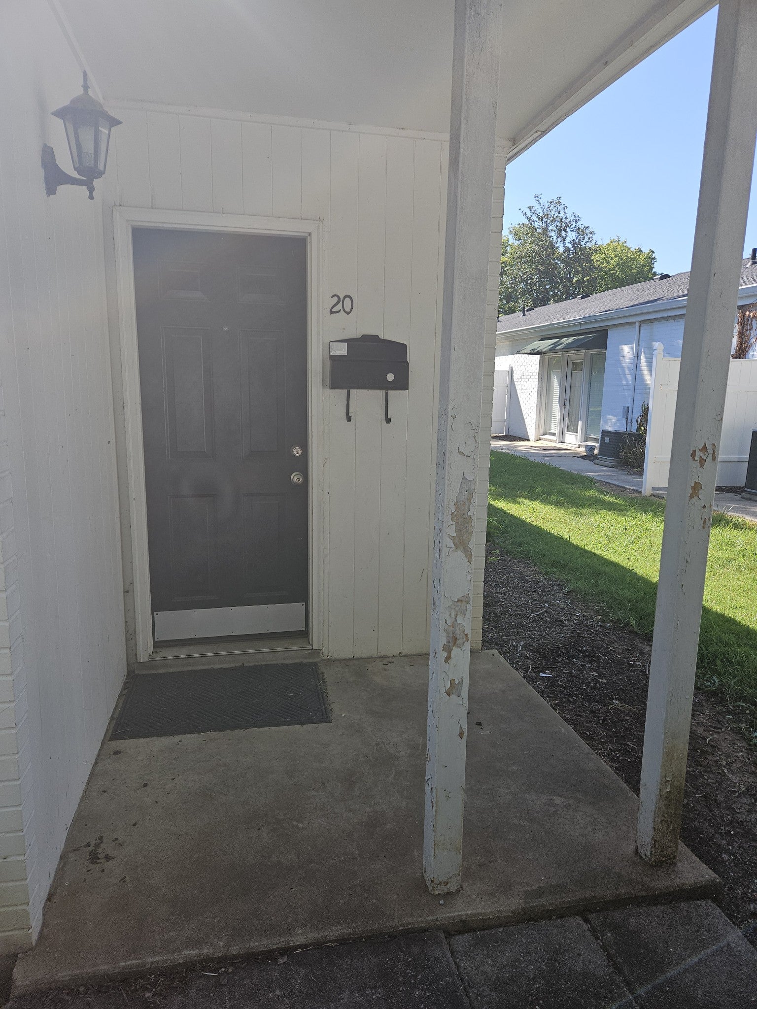 802 E Main St 20