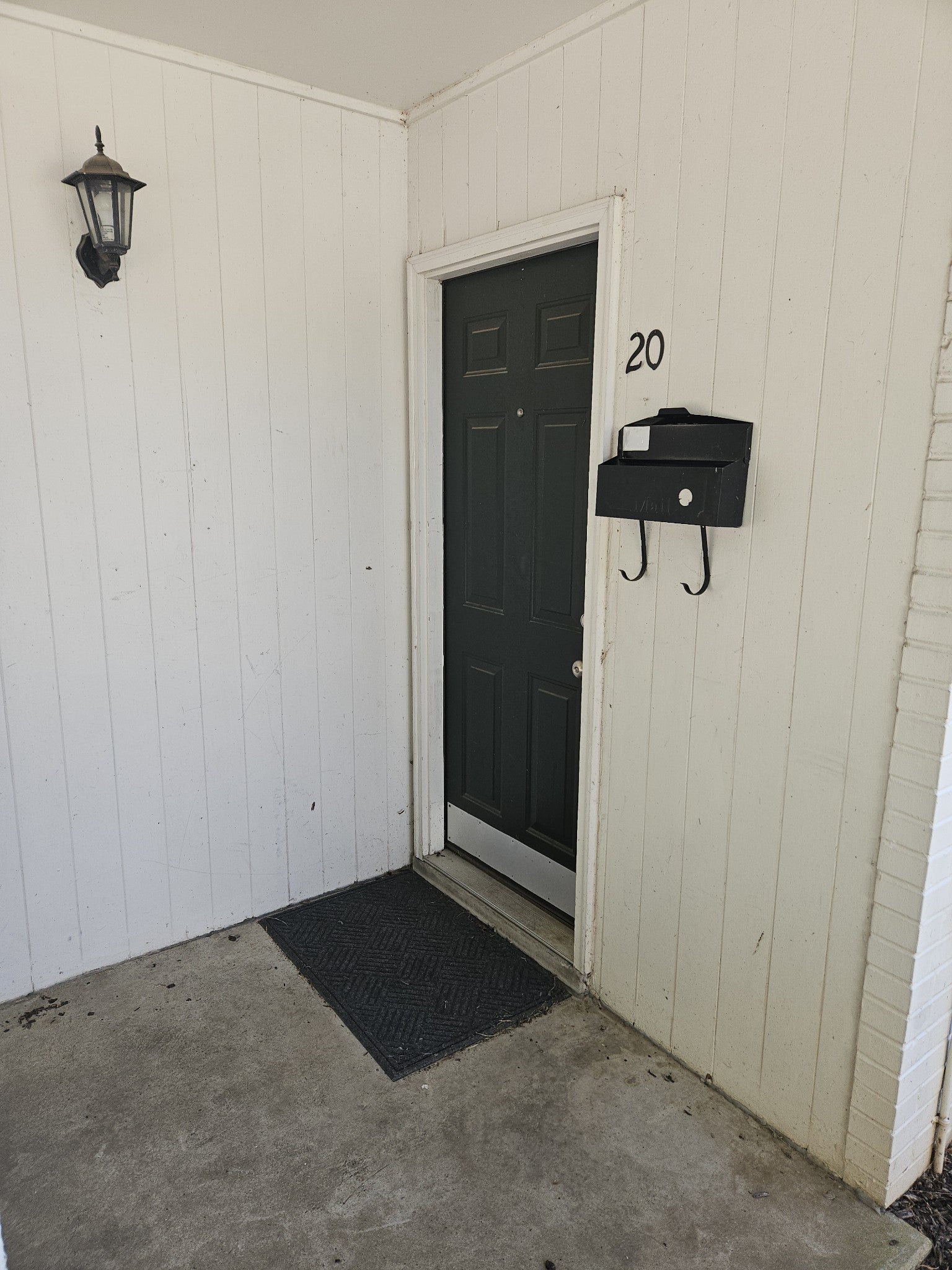 802 E Main St 20