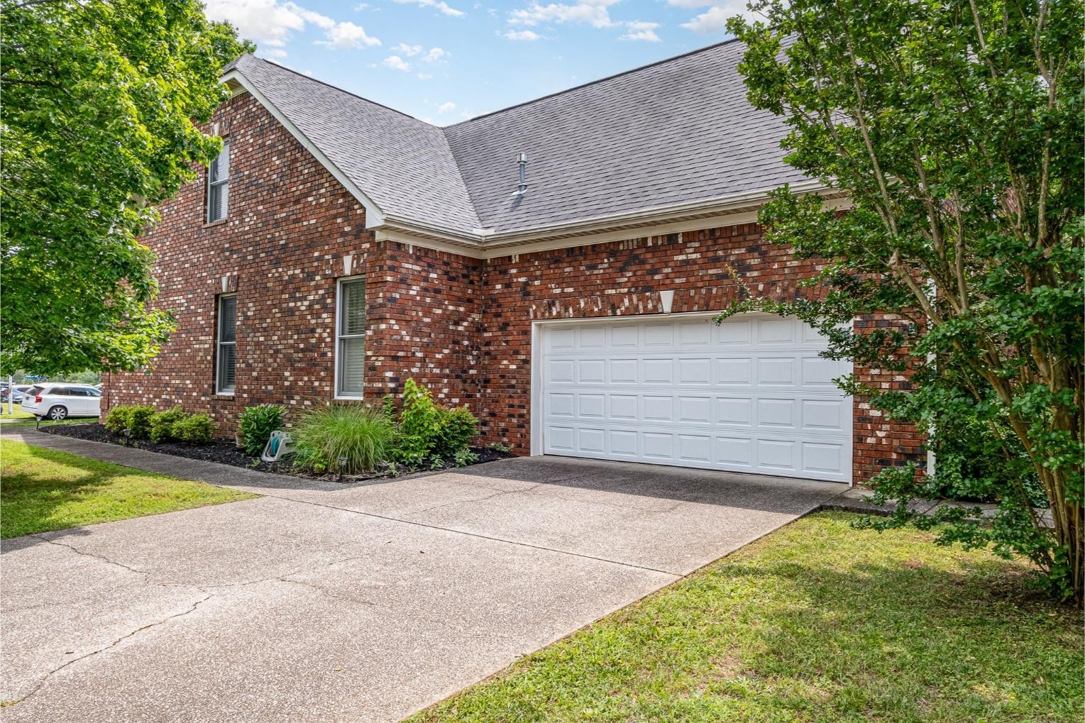 402 Calumet Trce