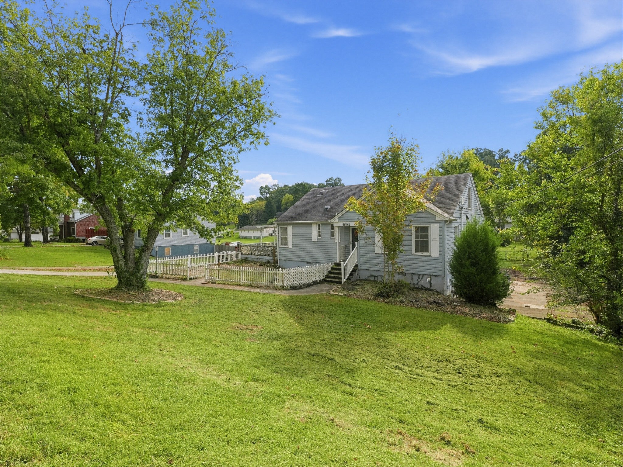 1404 Charles Dr