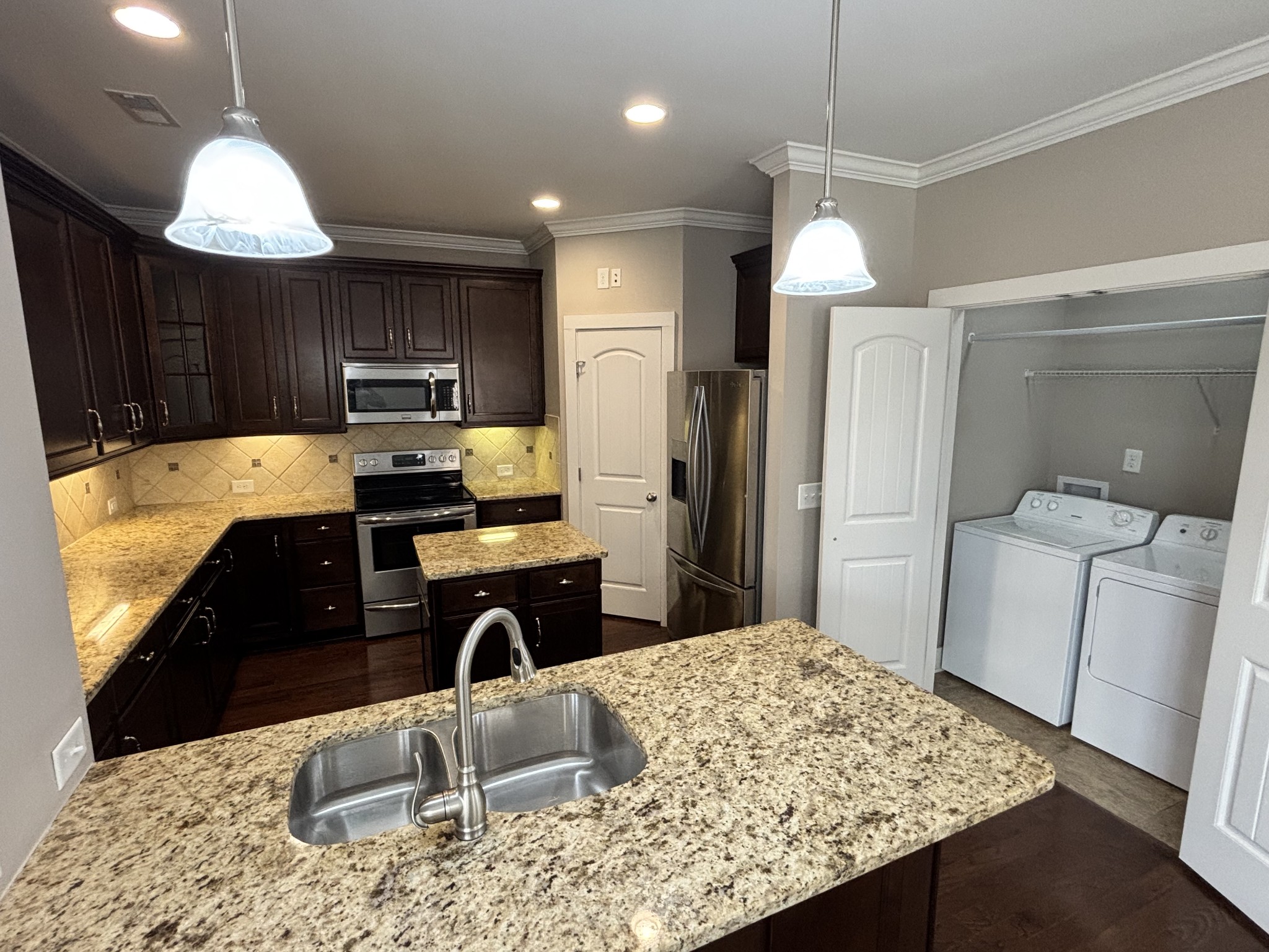 108 Bellingdon Dr