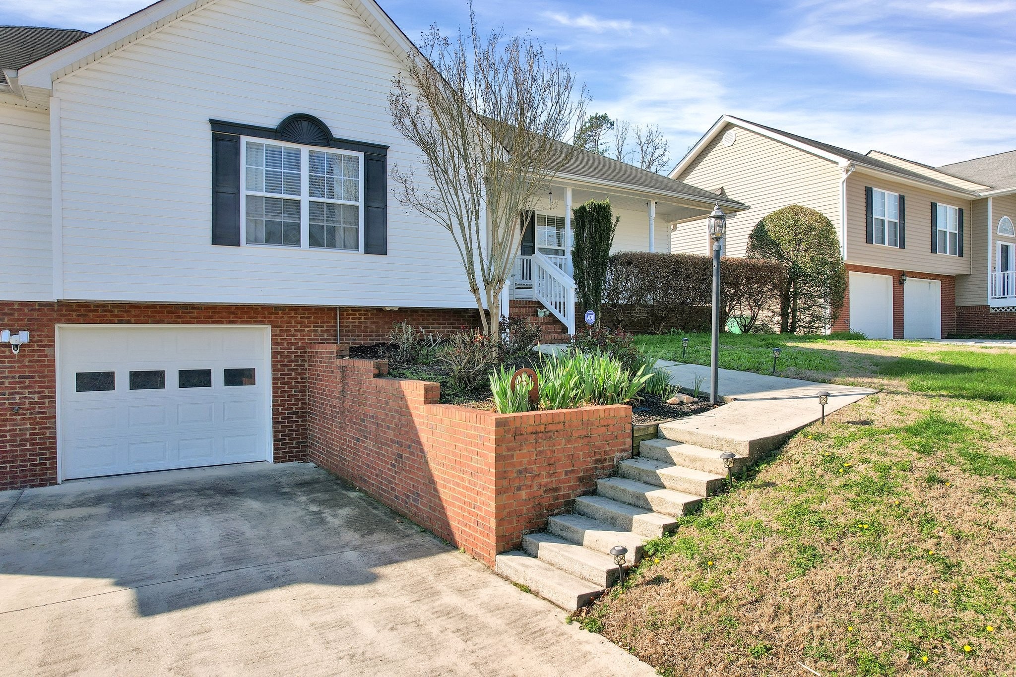 6082 Wardwell Dr