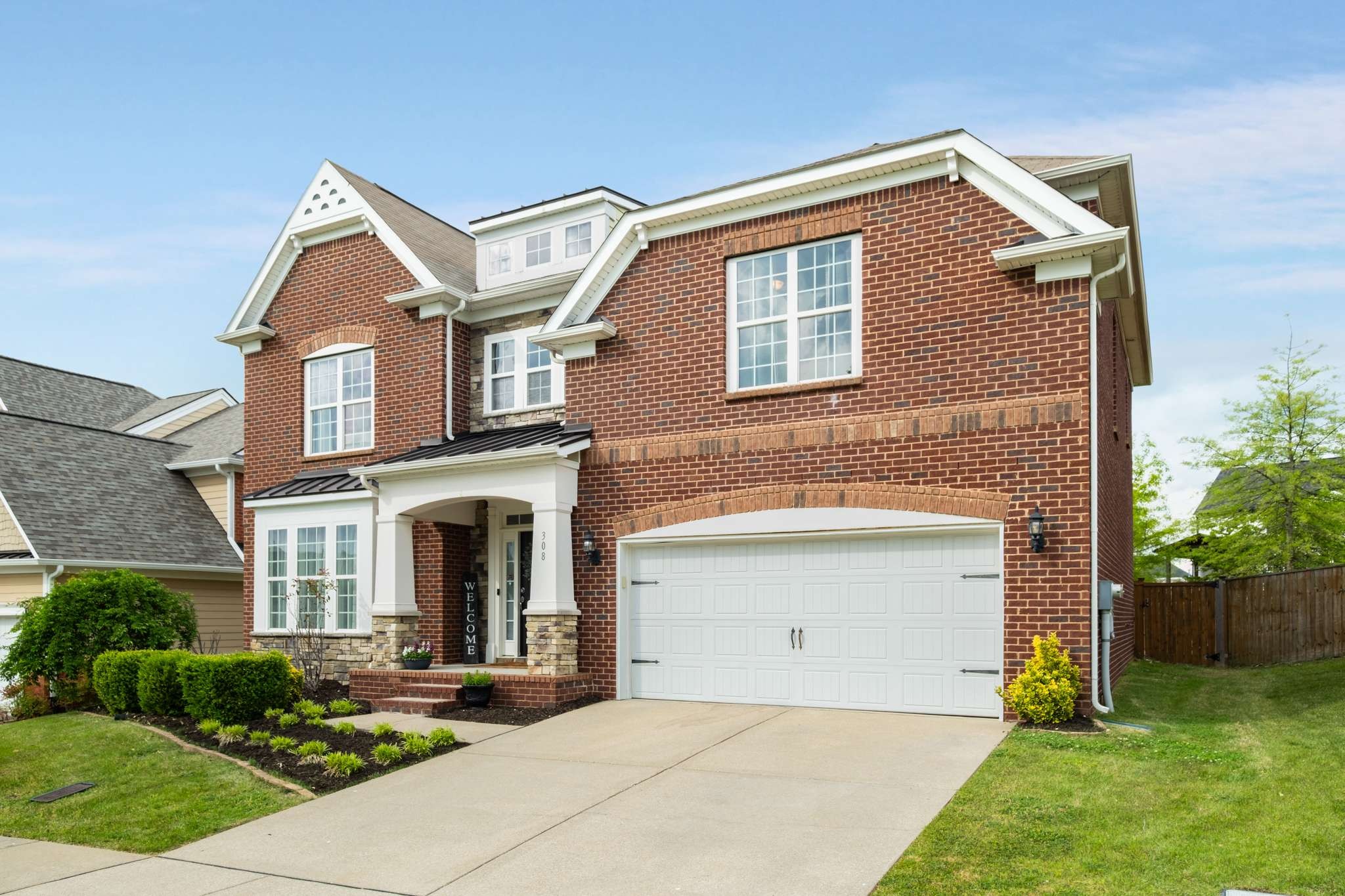 308 Valleyview Dr